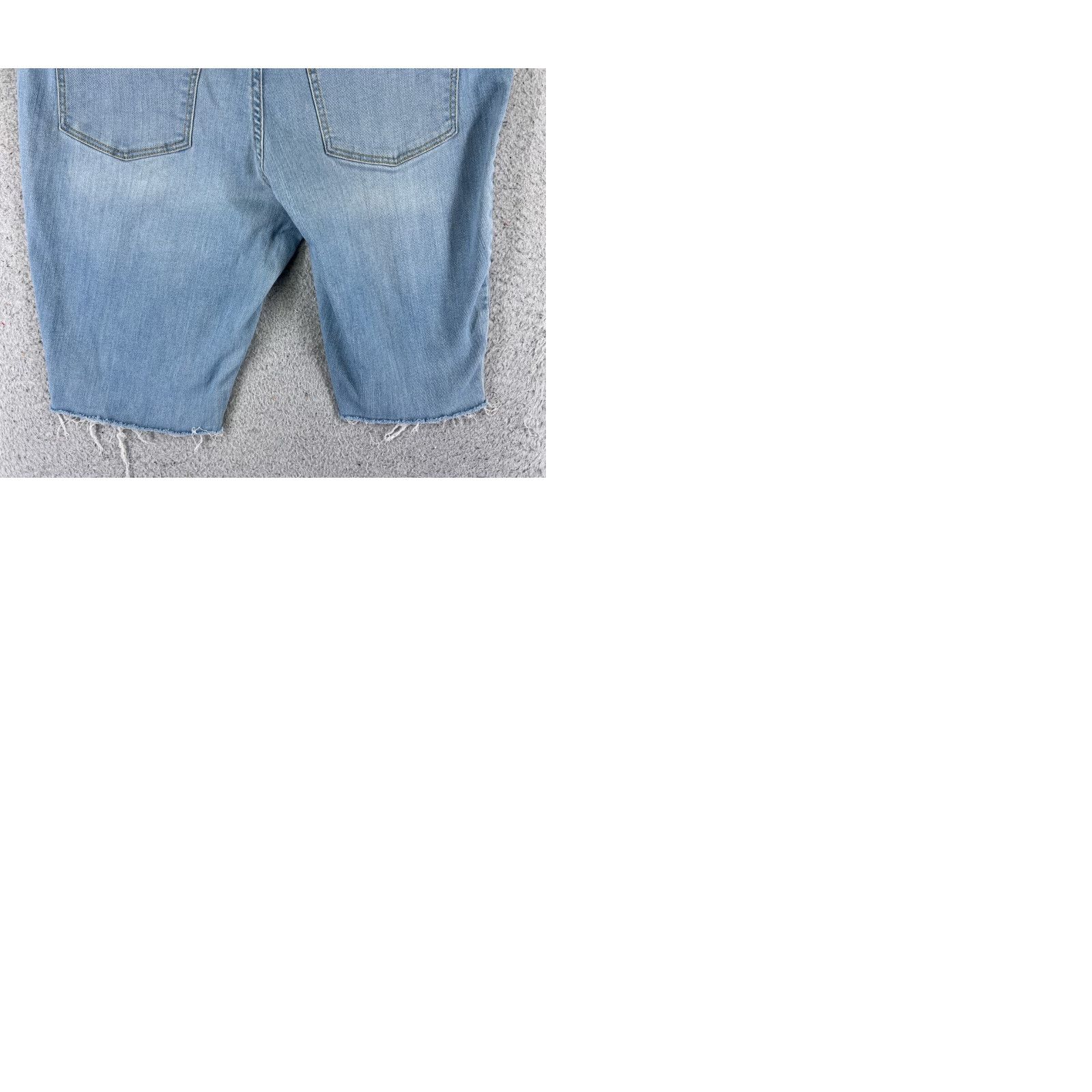 Vintage Universal Thread Shorts Womens 10 Blue Denim Cutoff Light Wash High 28x10 Size 32" / US 10 / IT 46 - 10 Thumbnail