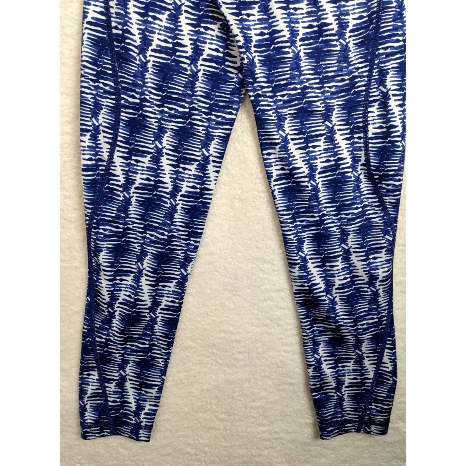 Vineyard Vines Vineyard Vines Women's Performance Leggings XS blue pattern Ombré Pattern Multicolor Activewear Skinny Pull On XS Womens Size 26" / US 2 / IT 38 - 3 Thumbnail