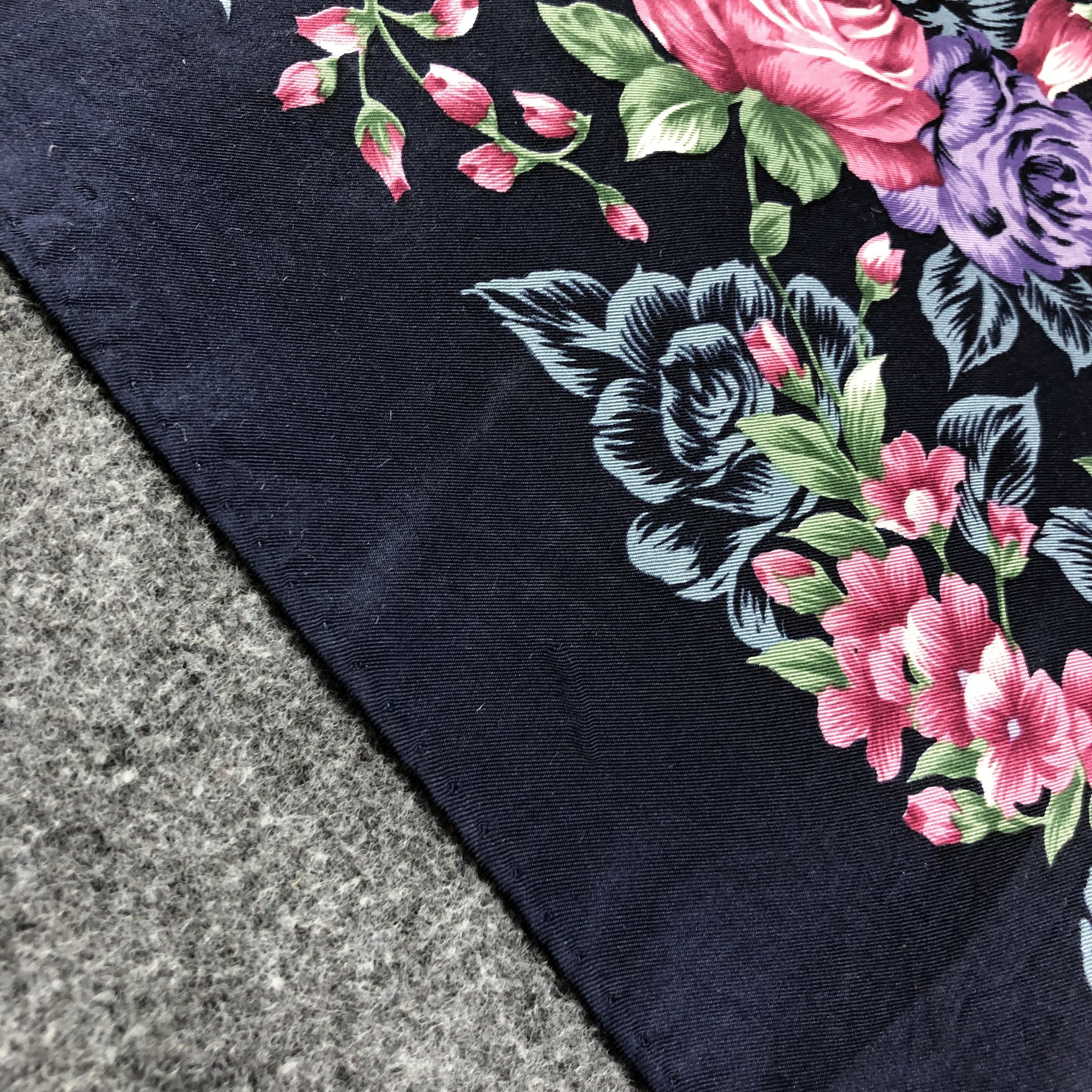 Japanese Brand Luxury Floral Silk Scarf M564 Size ONE SIZE - 4 Thumbnail