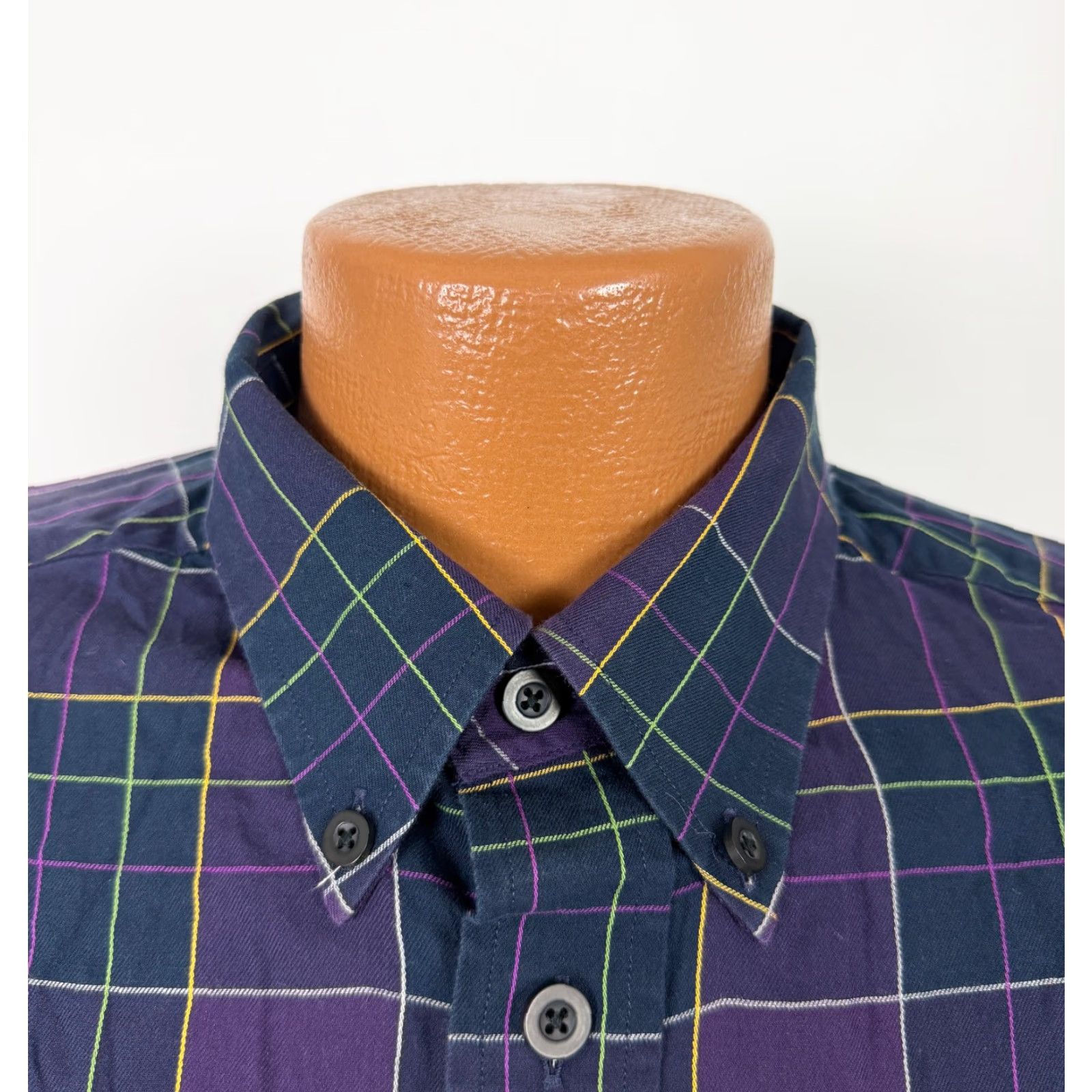 Roundtree & Yorke VINTAGE Roundtree & Yorke Varsity Shirt Men Large Purple Navy Plaid Button-Down Shirt Size US L / EU 52-54 / 3 - 3 Thumbnail