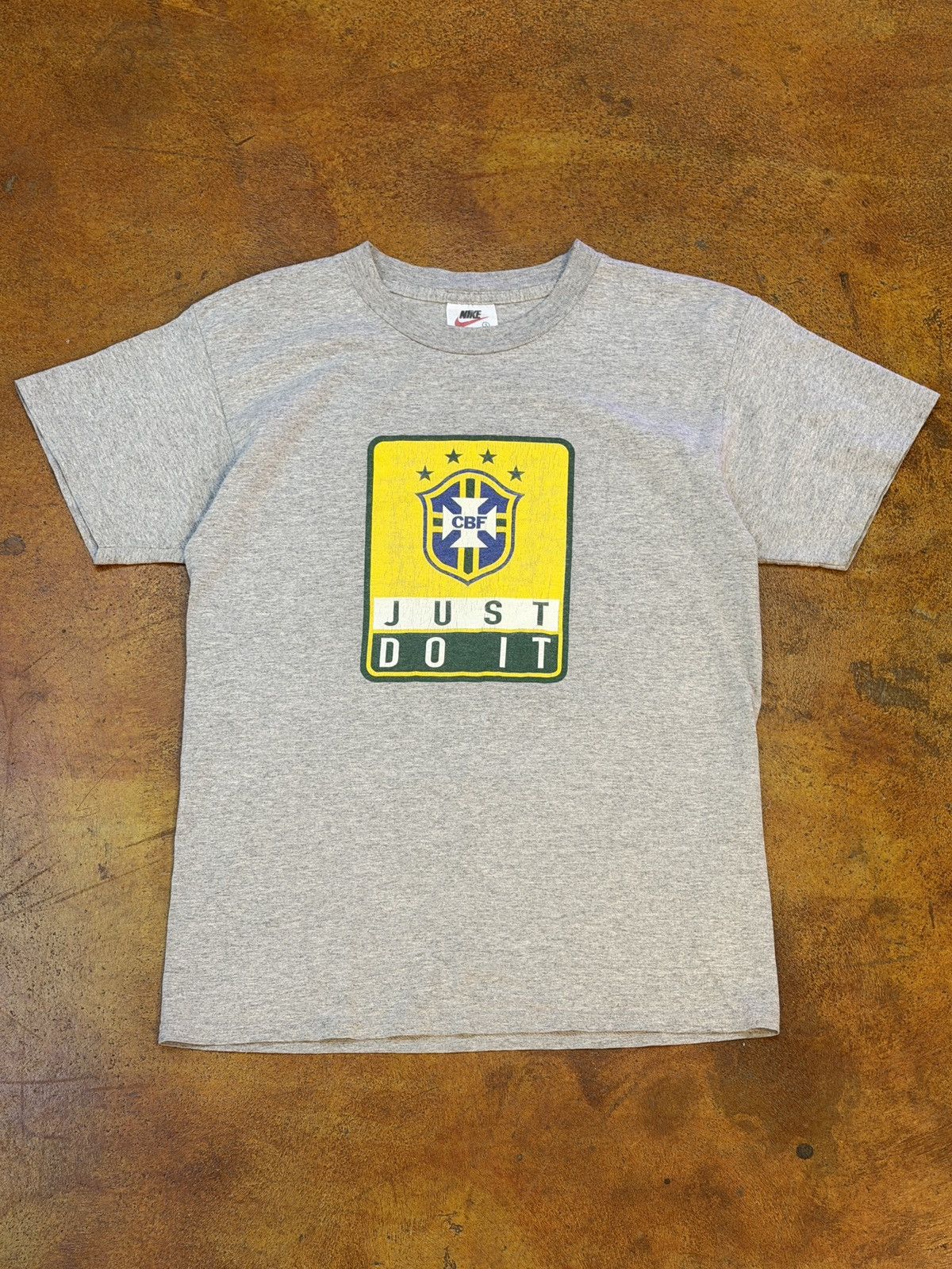 Nike Vintage Brazil 🇧🇷 90's Nike Futebol T-shirt Size US S / EU 44-46 / 1 - 2 Thumbnail