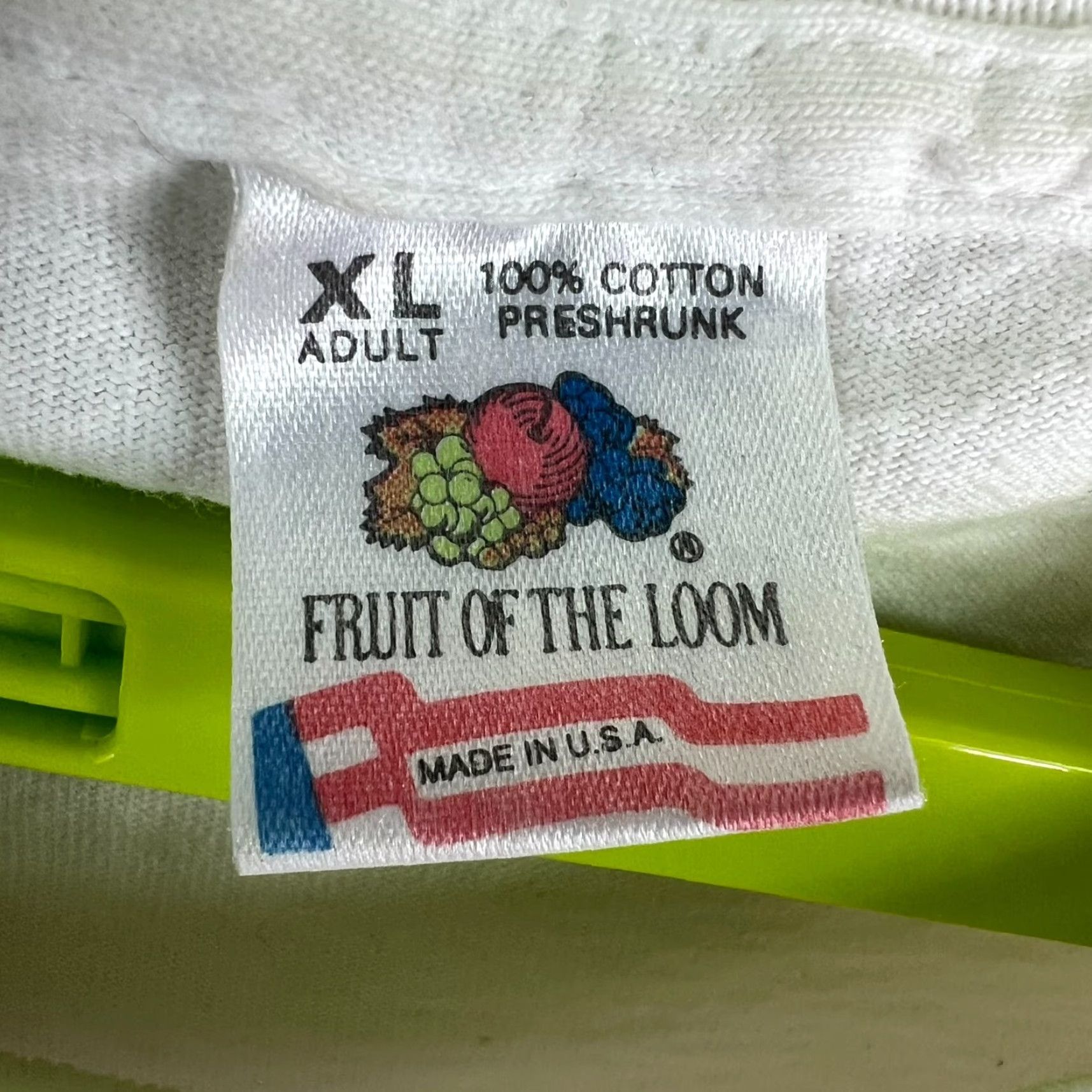 Fruit Of The Loom VINTAGE Fruit of the Loom T-Shirt 90s Mens XL White Graphic Print Crew Neck Short Sleeve 1990s Classic Size US XL / EU 56 / 4 - 6 Thumbnail