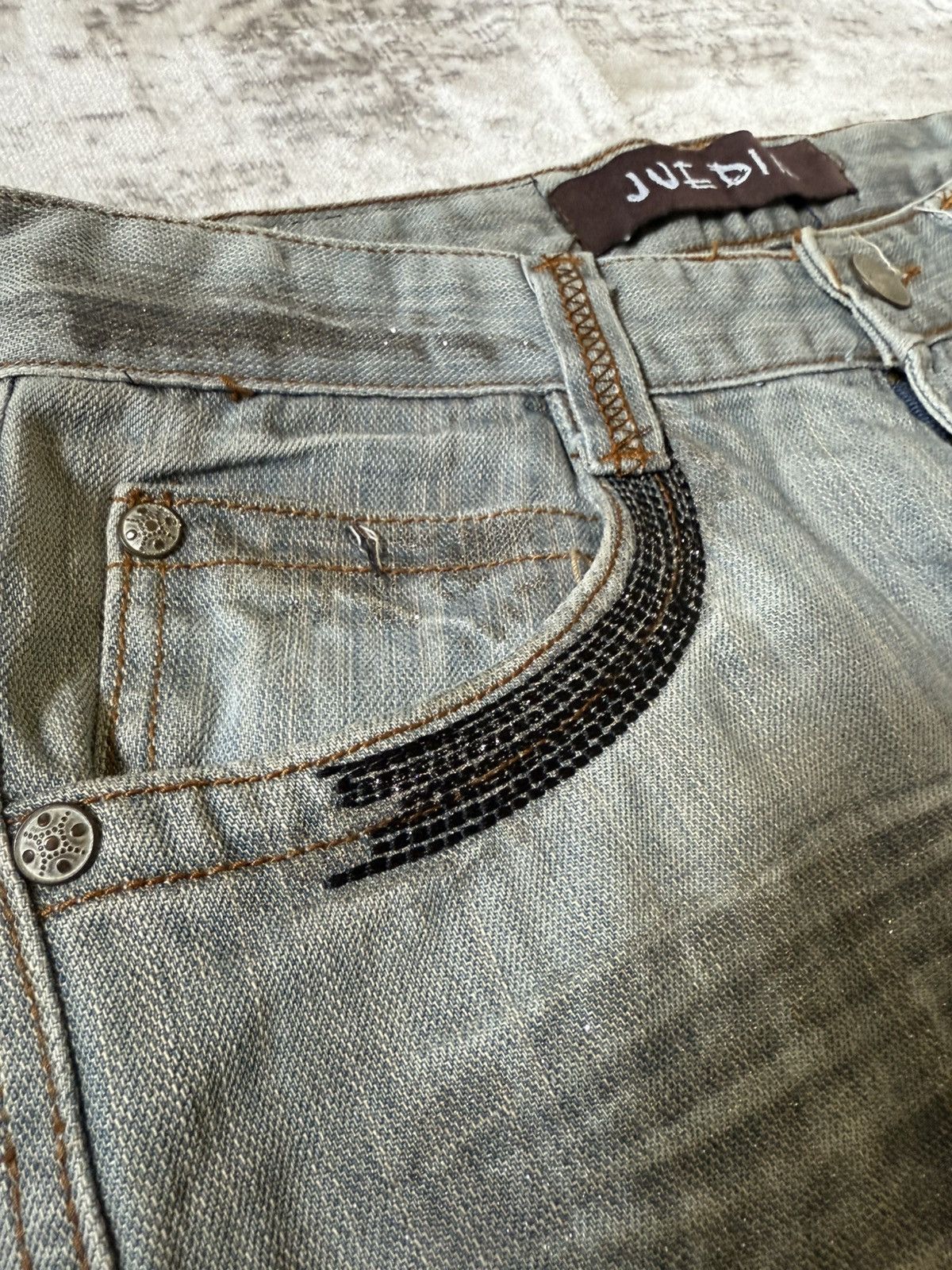 GOSTAR DE FUGA × Japanese Brand × Vintage Jue Dini Japan Smokey Gray Whisker & Claw Mark Glitter Jeans Size US 30 / EU 46 - 11 Thumbnail