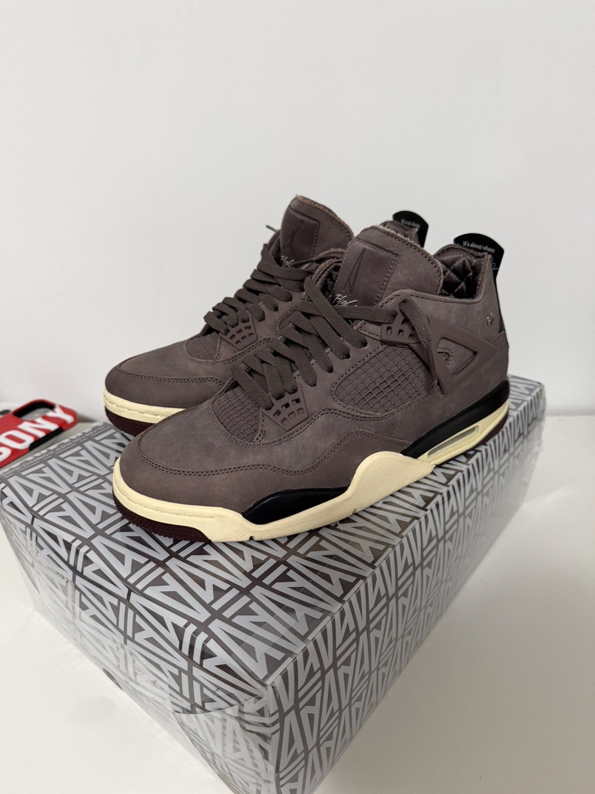 Jordan Brand Jordan 4 Retro A Ma Maniére violett Erz Size US 10 / EU 43 - 2 Thumbnail