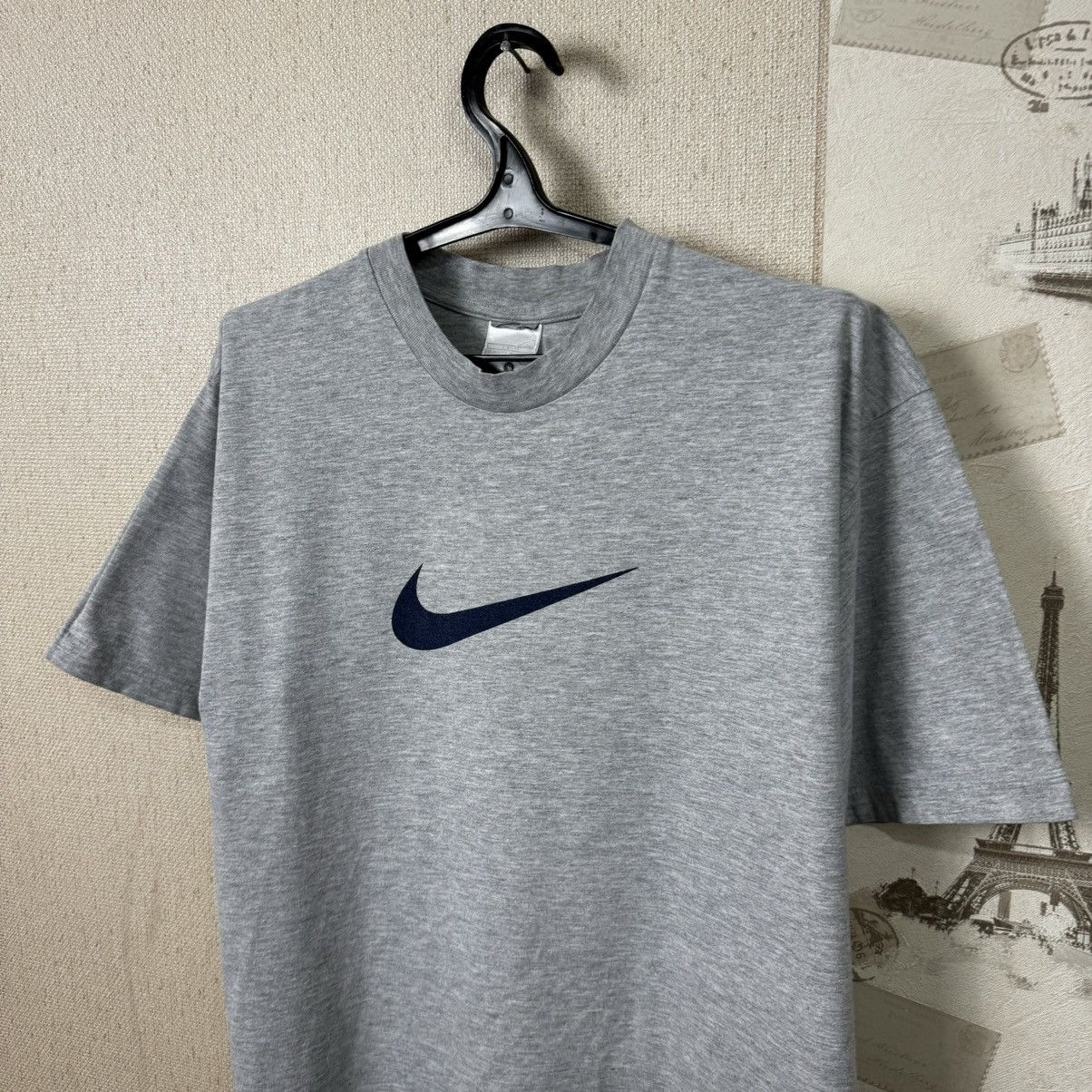 Nike × Vintage Vintage Nike 90s T shirt Centre Logo Gray XL Streetwear Size US XL / EU 56 / 4 - 11 Thumbnail