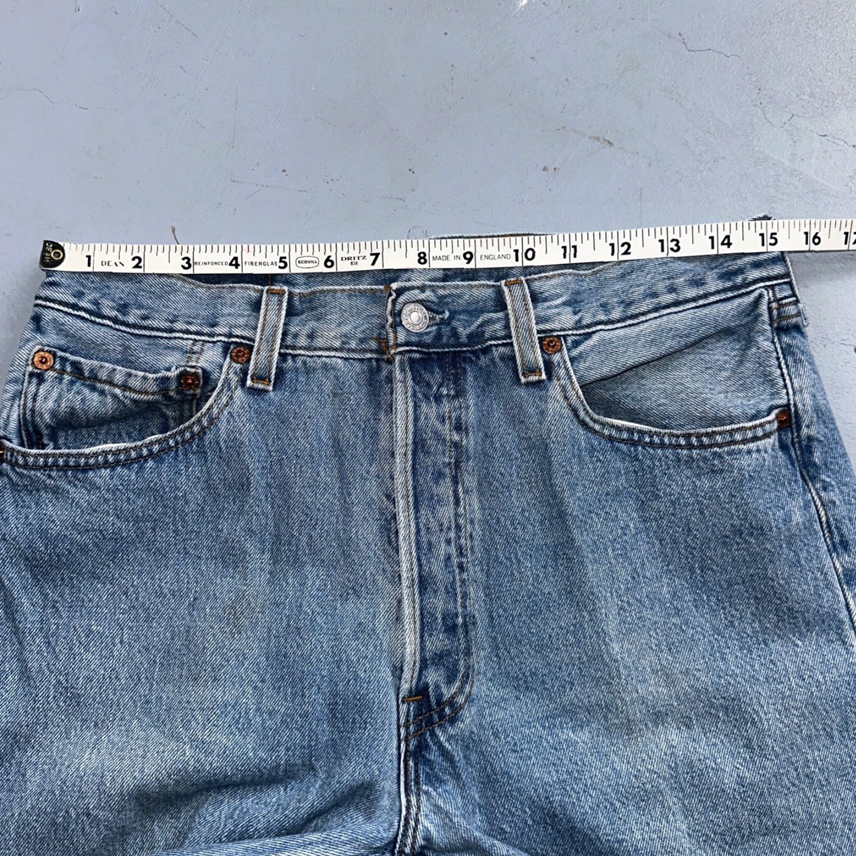 Levi's VINTAGE Levi's 501 Jeans Men 33x34 Light Wash Denim Straight Leg 90s USA Size US 33 - 7 Thumbnail