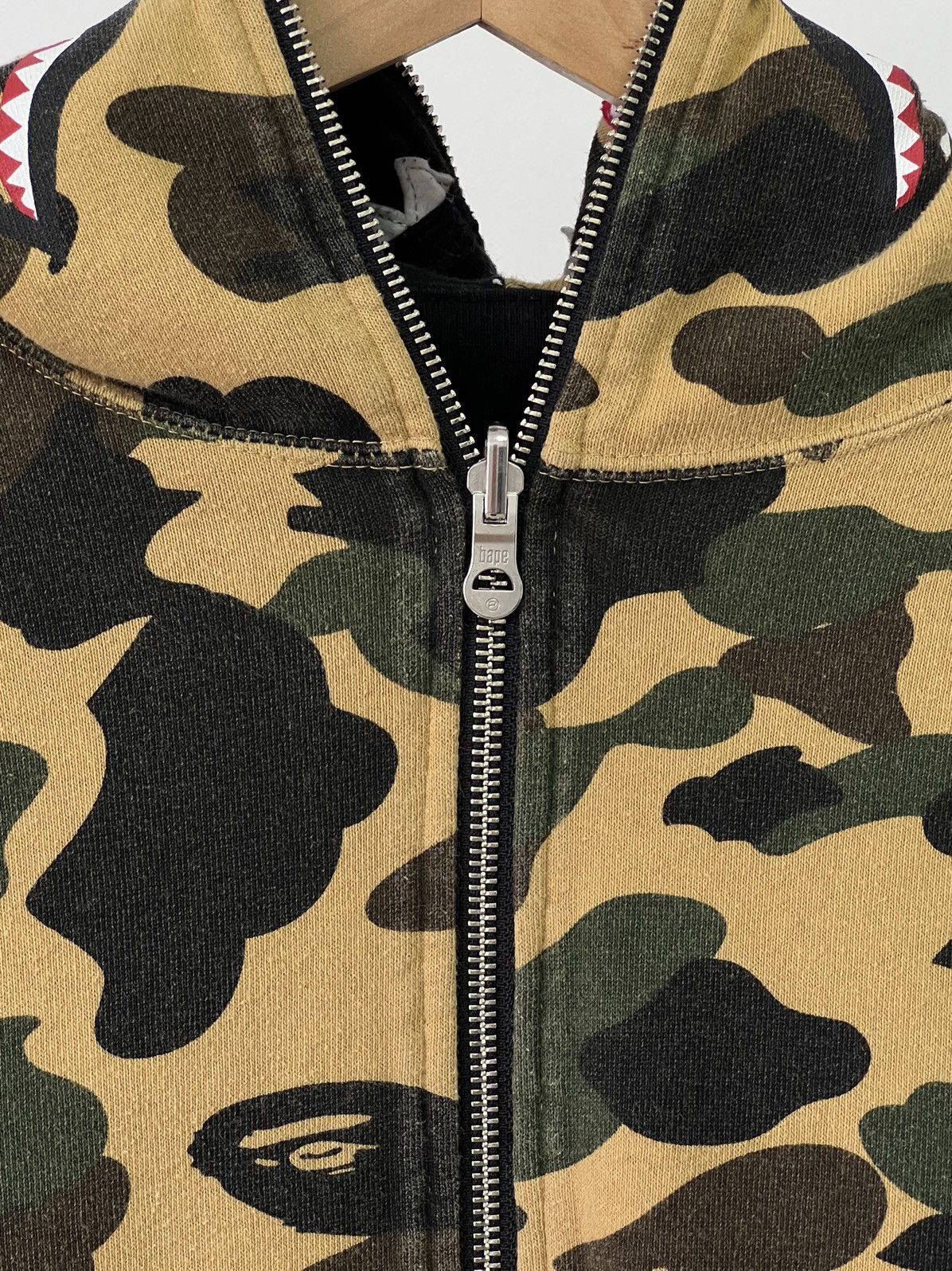 Bape Reversible camouflage with black Bape Shark print hoodie Size US S / EU 44-46 / 1 - 13 Thumbnail