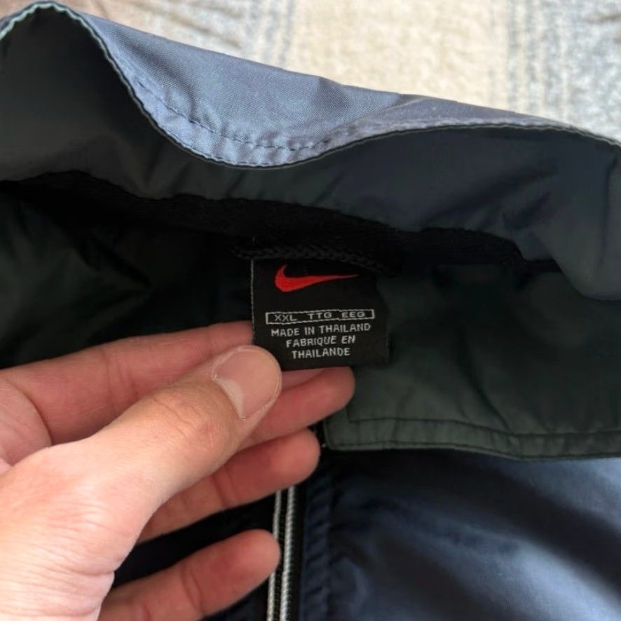 Nike VINTAGE Nike Full Zip Windbreaker Jacket 2XL Men Blue Green 90s Weather Travel 90s Mens Jacket Size US XXL / EU 58 / 5 - 2 Thumbnail
