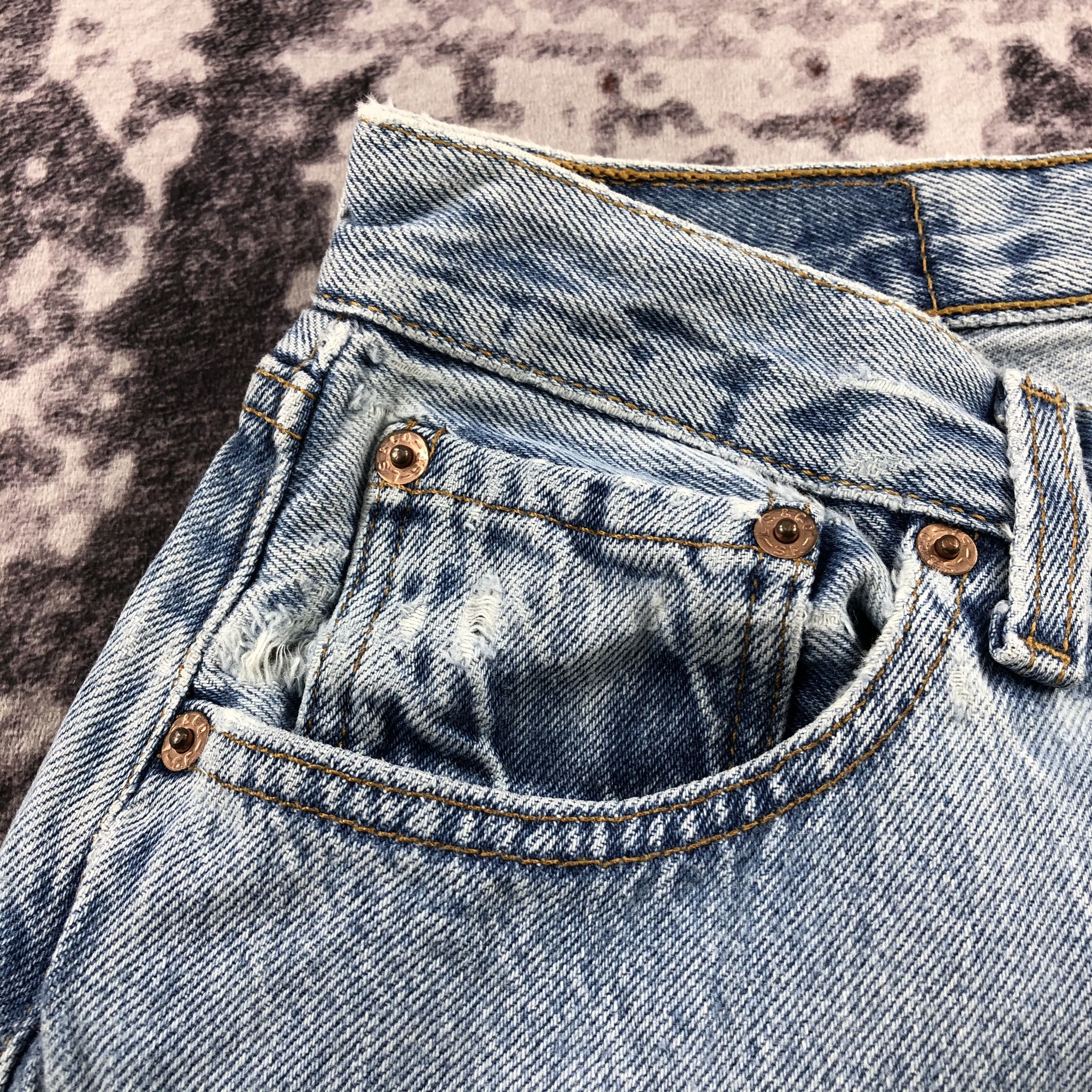 Levi's Vintage 90s Light Wash Levis 501 Jeans-JM2609 Size US 27 - 9 Thumbnail
