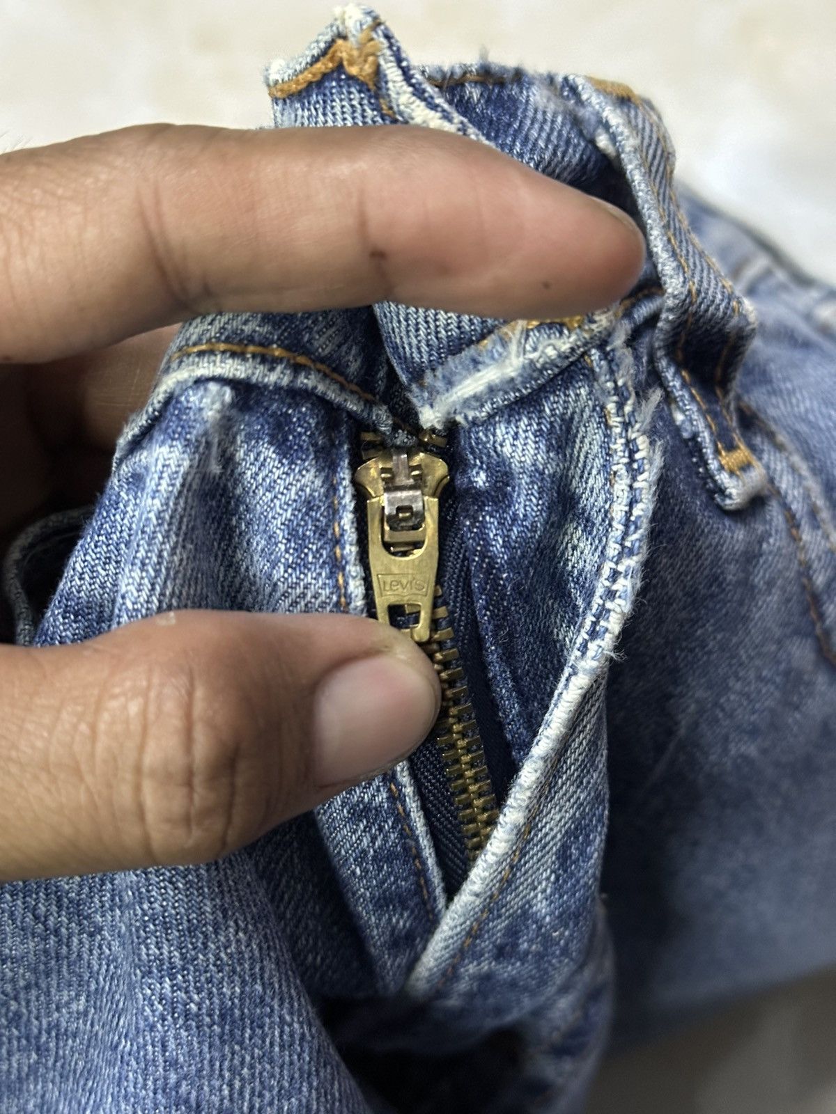 Levi's Vintage Distress Levis 519 Light Washed .. Size US 29 - 14 Thumbnail