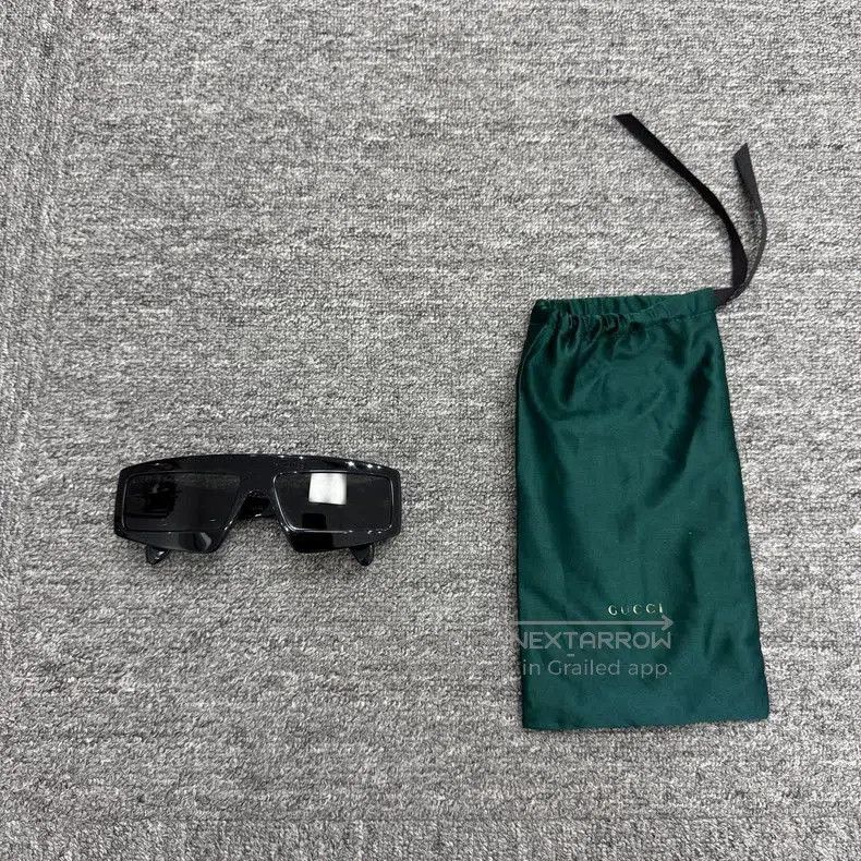 Gucci Gucci Black Sunglasses with Case. Size ONE SIZE - 1 Thumbnail