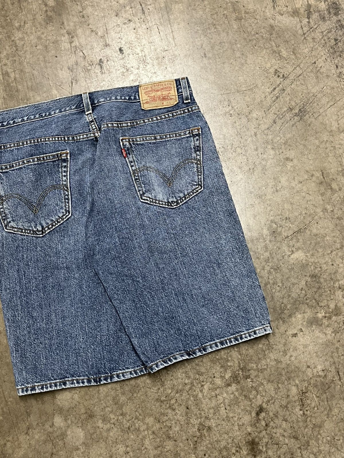 Levi's Levi’s vintage jorts baggy fit streetwear hype 90s skater Size US 34 / EU 50 - 3 Thumbnail