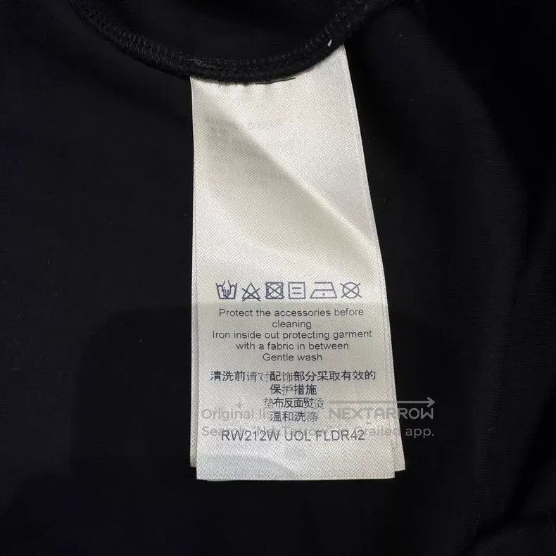 Louis Vuitton Louis Vuitton Black side big logo dress Size XS / US 0-2 / IT 36-38 - 8 Thumbnail
