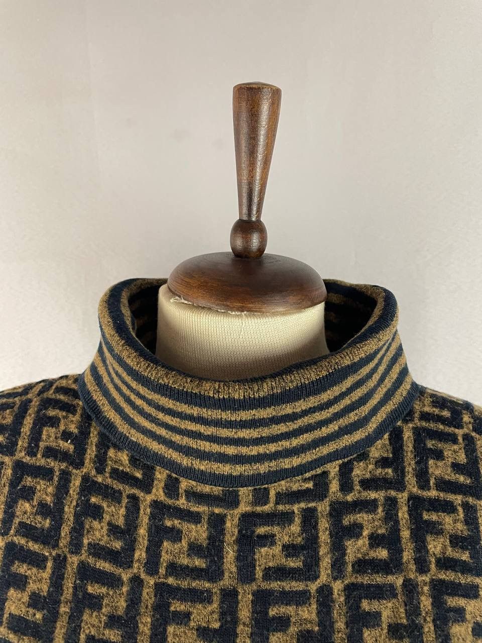 Fendi Fendi Vintage Sweater Monogram Size M / US 6-8 / IT 42-44 - 3 Thumbnail