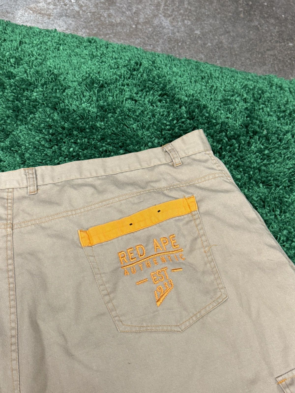 Vintage Vintage Red Ape Khaki Cargo Baggy Crest Shorts Sz. 48 Size US 44 / EU 60 - 8 Thumbnail