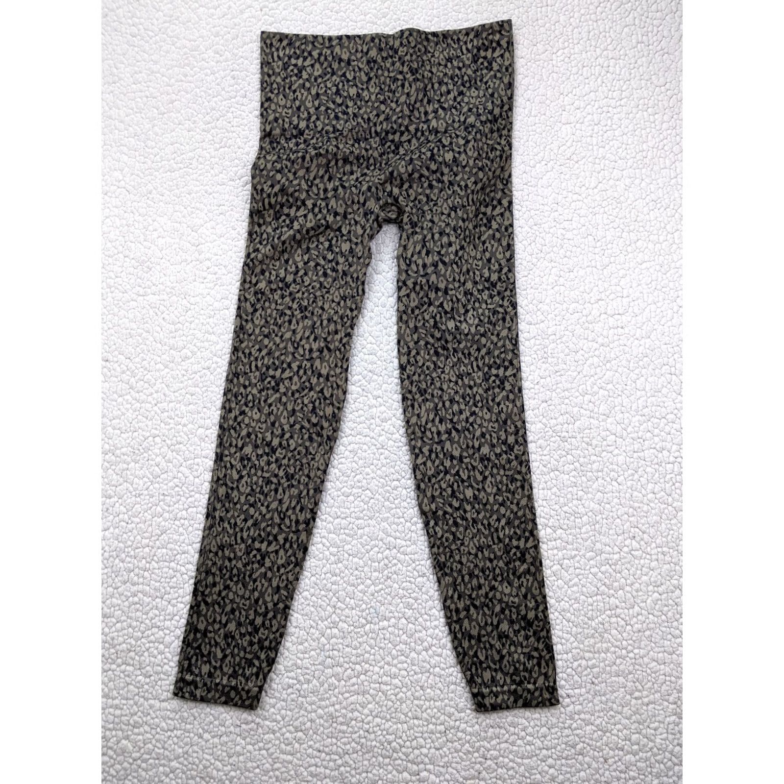 Spanx Spanx Womens L Beige Leopard Camo Legging Skinny Yoga Compression Mid Rise Size 36" / US 14 / IT 50 - 2 Thumbnail