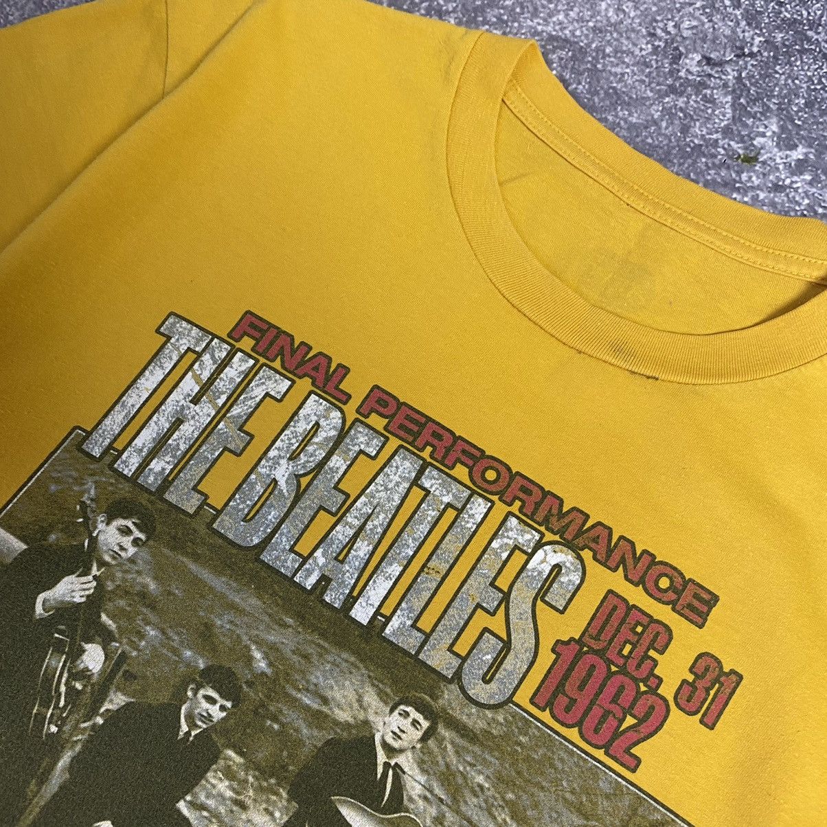 Band Tees Vintage The Beatles Big Graphic logo 2000’s band tee Size US L / EU 52-54 / 3 - 3 Thumbnail