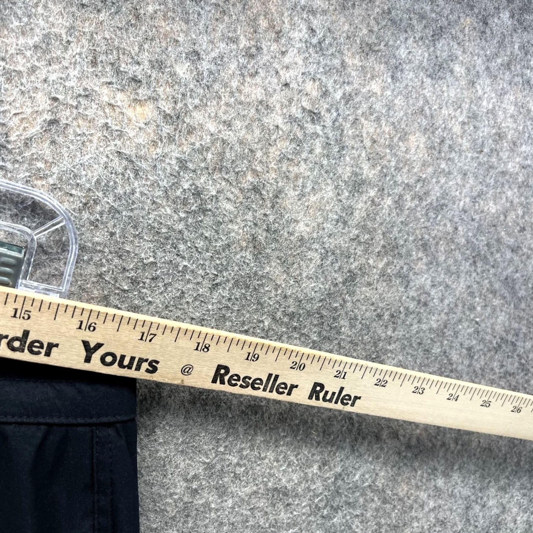 Eddie Bauer VINTAGE? Eddie Bauer Pants Women 12 Black Capri Flat Front Stretch Knit Casual Daily Style Ladies Regular Inseam 19 Black Size 34" / US 12 / IT 48 - 6 Thumbnail