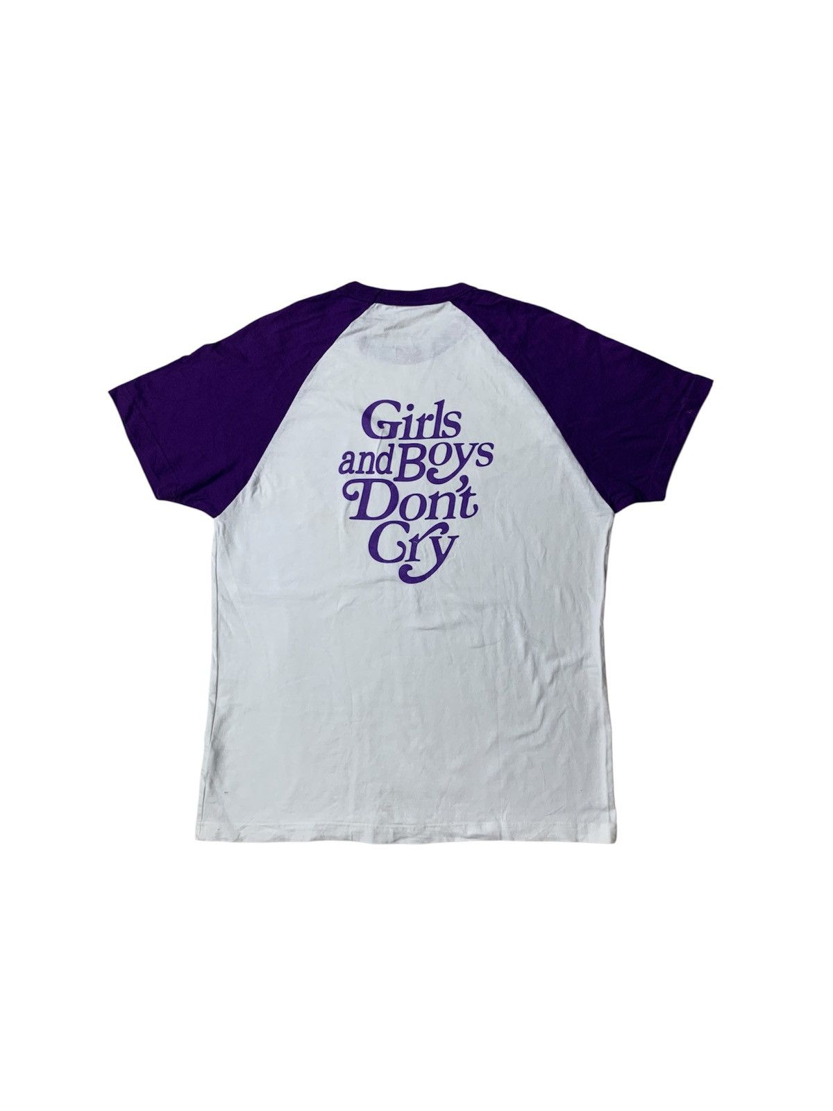 Girls Don't Cry Girls and boys don’t cry raglan t-shirt Size US L / EU 52-54 / 3 - 1 Thumbnail