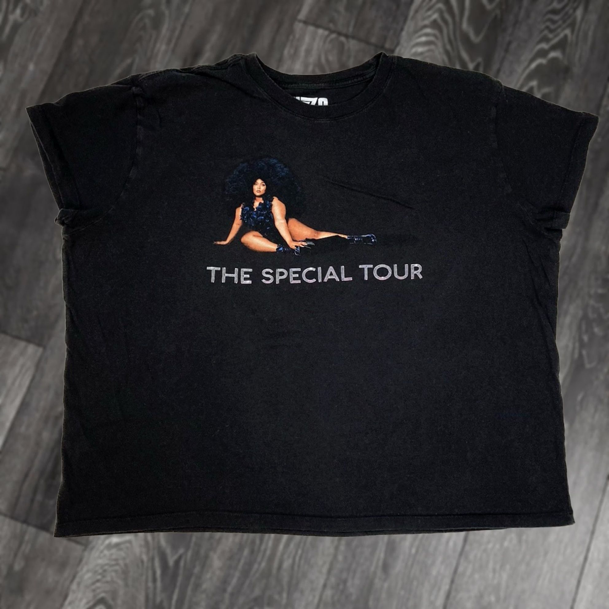 Rizzoli VINTAGE Lizzo The Special Tour Graphic T-shirt Women XXL Black Short Sleeve Size XXL / US 16-18 / IT 52-54 - 1 Thumbnail