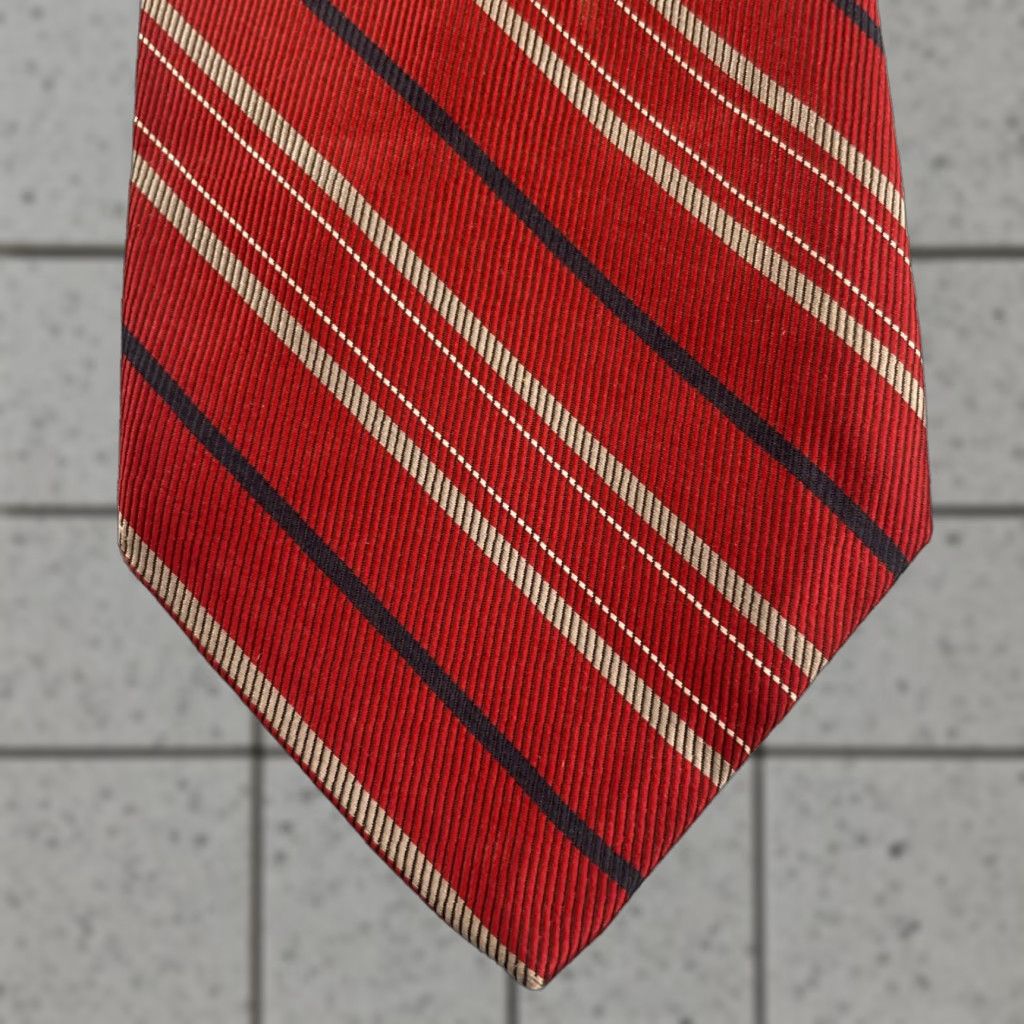 Robert Talbott VINTAGE Robert Talbott Bulluck's Wilshire Silk Repp Tie Red Striped Gray Blue 3.2x56 Neckwear/Necktie Mens Silk Tie Size ONE SIZE - 1 Thumbnail