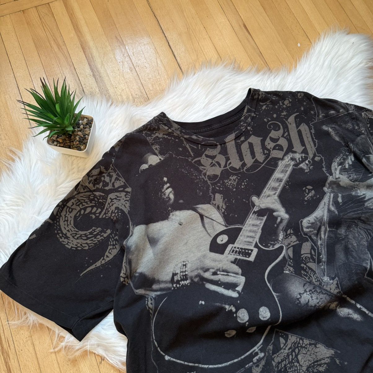 Band Tees 📌 Vintage 2009 Slash Full Print Rock Tshirt Size US XL / EU 56 / 4 - 3 Thumbnail