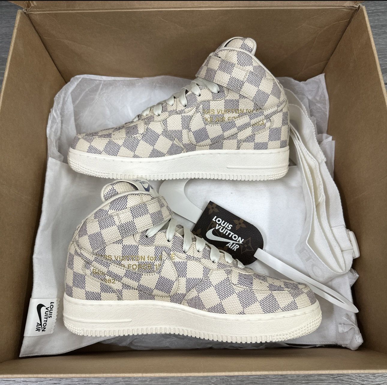 Louis Vuitton Louis Vuitton AF1 Mid Graffiti DS Size 7.5 Size US 7.5 / EU 40-41 - 4 Thumbnail