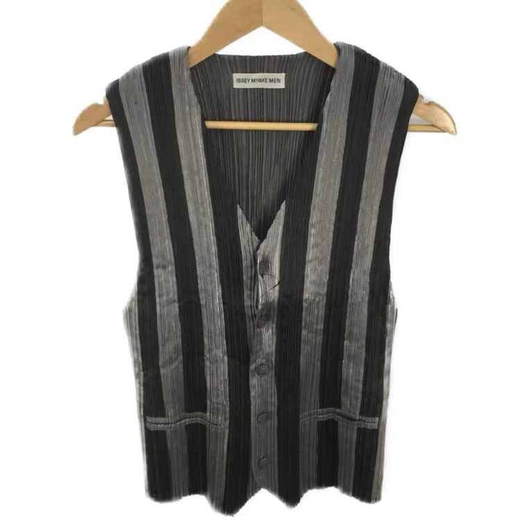 Issey Miyake Issey Miyake Striped pleated waistcoat Size US M / EU 48-50 / 2 - 1 Thumbnail