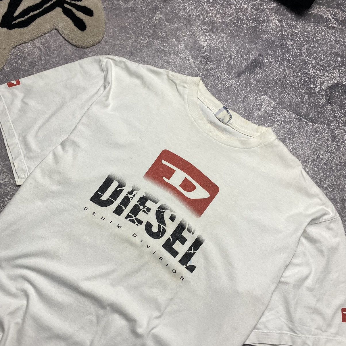 Diesel Vintage Diesel Big Graphic logo y2k opium Streetwear tee Size US XXL / EU 58 / 5 - 2 Thumbnail