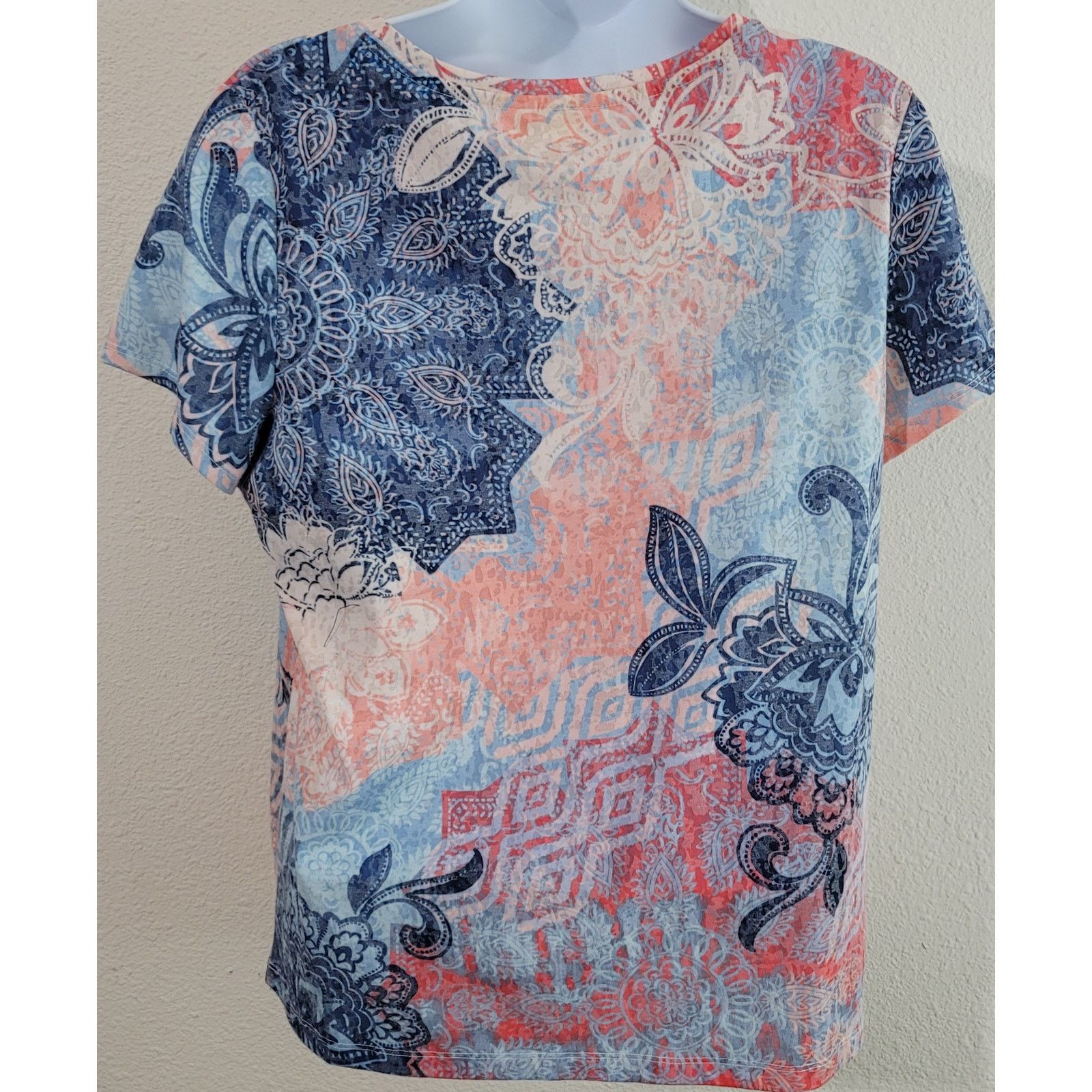 Chicos Zenergy Blue Pink Floral Print Top 1 Medium Rhinestone Size M / US 6-8 / IT 42-44 - 2 Thumbnail