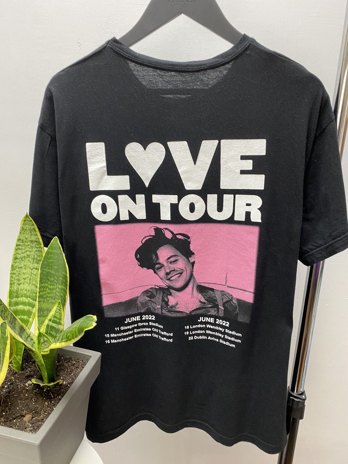 Band Tees Harry Styles Love on Tour 2022 T Shirt Size US XL / EU 56 / 4 - 13 Thumbnail