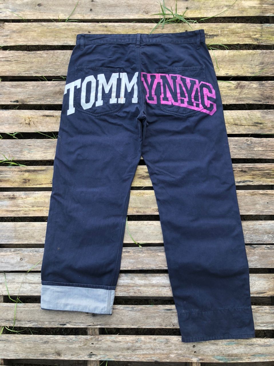 Tommy Hilfiger × Tommy Jeans × Vintage Vintage Tommy Hilfiger Jeans SpellOut Pants Size US 34 / EU 50 - 1 Thumbnail