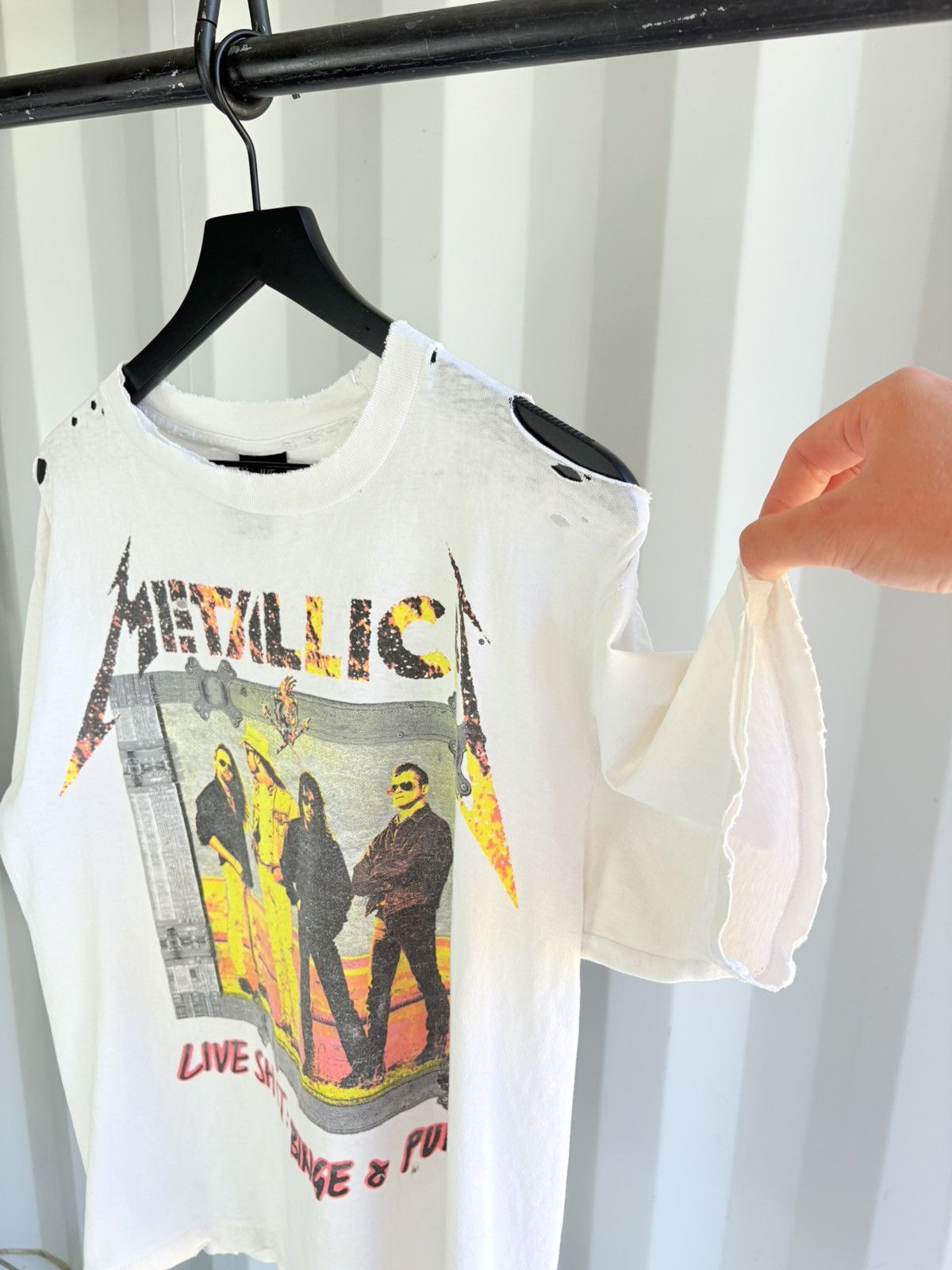 Band Tees Vintage Metallica Shirt Thrashed Faded Distressed GRUNGE Size US XL / EU 56 / 4 - 5 Thumbnail