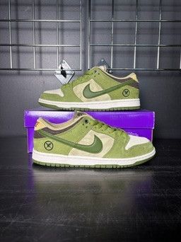 Nike Nike SB Dunk Low x Yuto Horigome "Matcha" - Size 8.5 Size US 8.5 / EU 41-42 - 1 Thumbnail