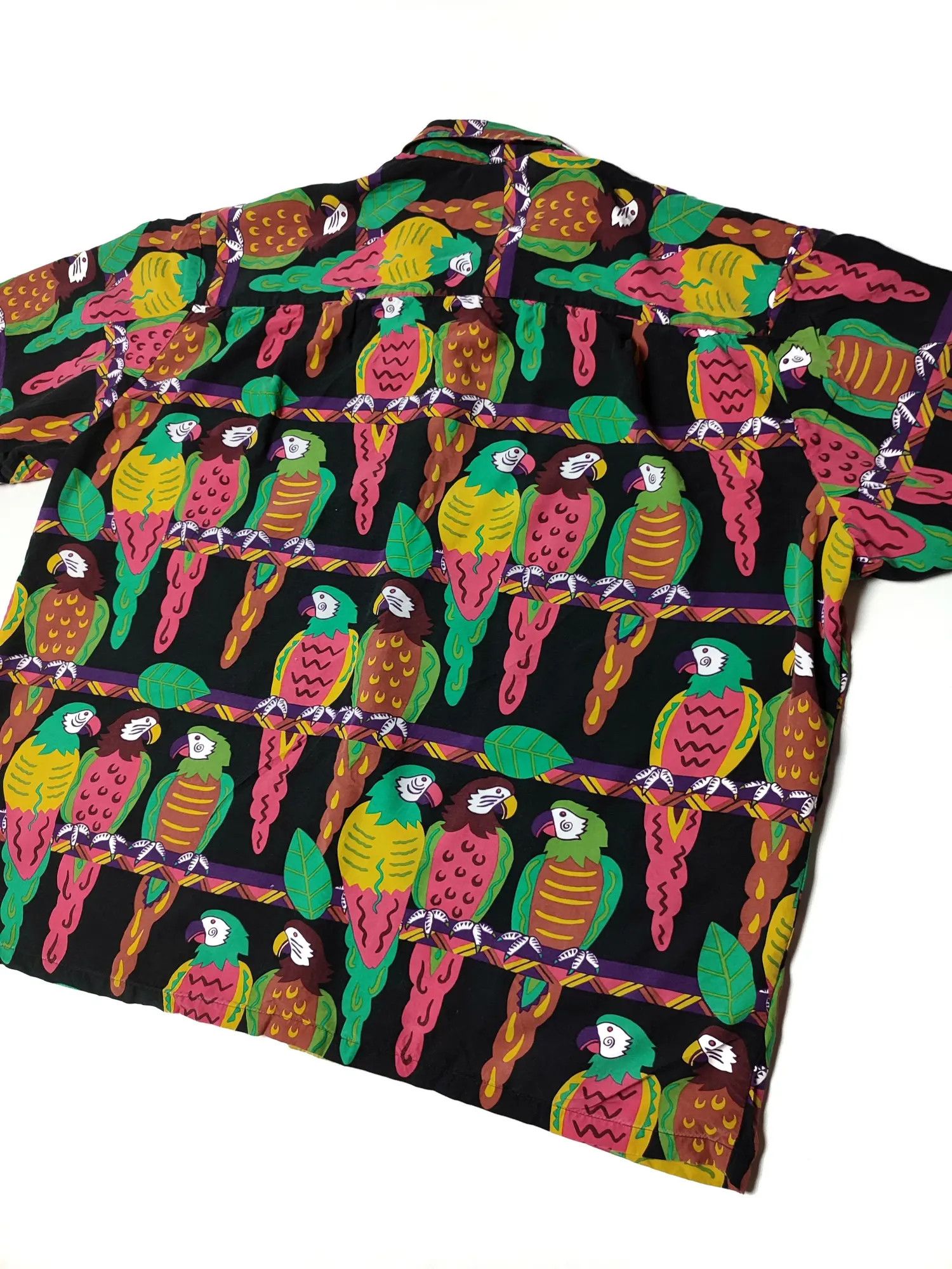 Vintage Vintage Paradise Found Hawaiian Parrots Shirt Size US XL / EU 56 / 4 - 8 Thumbnail