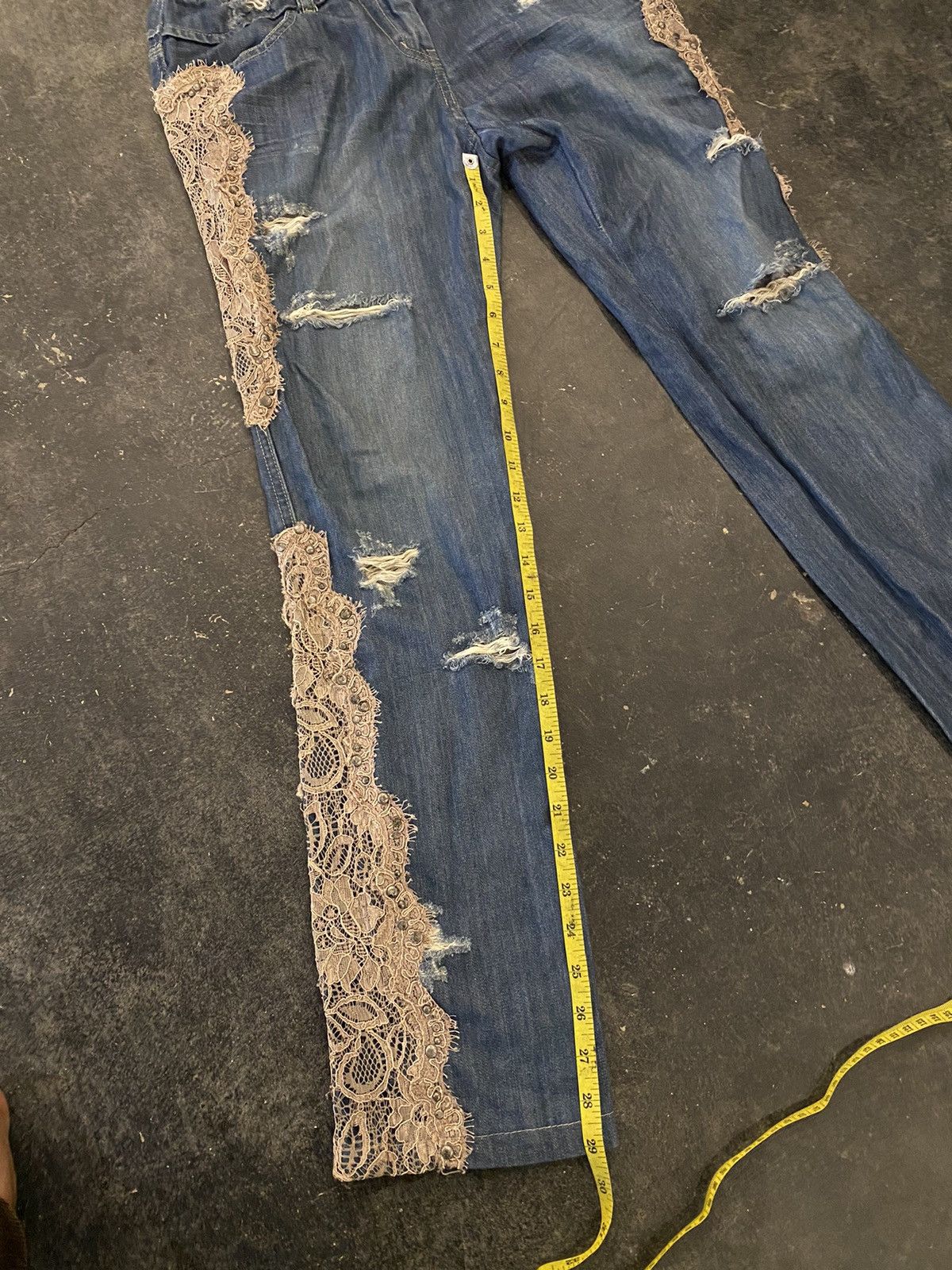 If Six Was Nine × Japanese Brand × Le Grande Bleu (L.G.B.) Cae zee Avant Garde Distressed Jeans Size 28" / US 6 / IT 42 - 13 Thumbnail