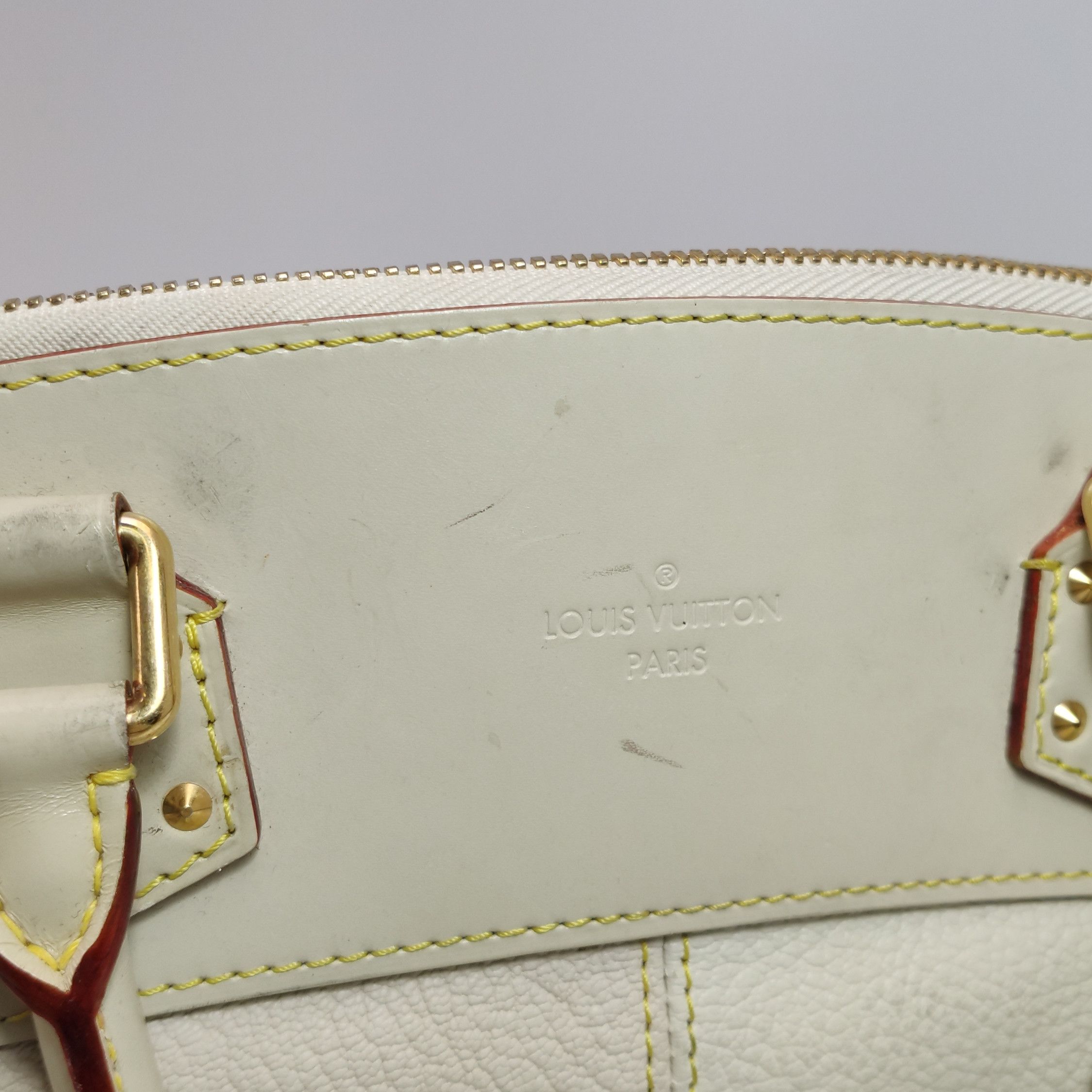 Louis Vuitton Louis Vuitton (LV) Suhali Lockit Cowhide and Lambskin Solid Size ONE SIZE - 8 Thumbnail