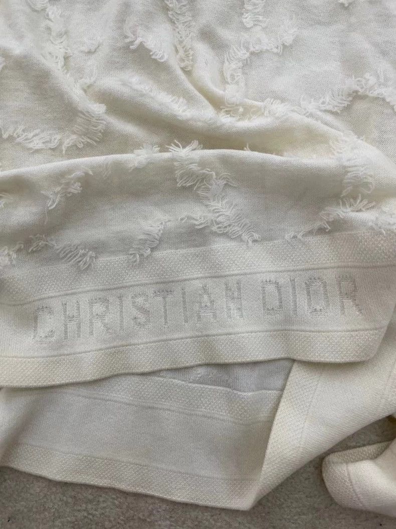 Dior Dior White three-dimensional feather cashmere knitwear swe Size XS / US 0-2 / IT 36-38 - 3 Thumbnail