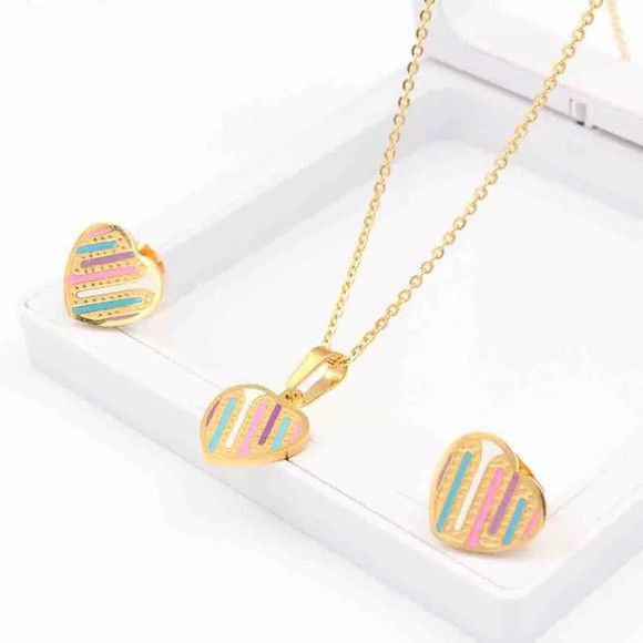 The Unbranded Brand Women Multicolor Heart Shape Jewelry Set Size ONE SIZE - 5 Thumbnail