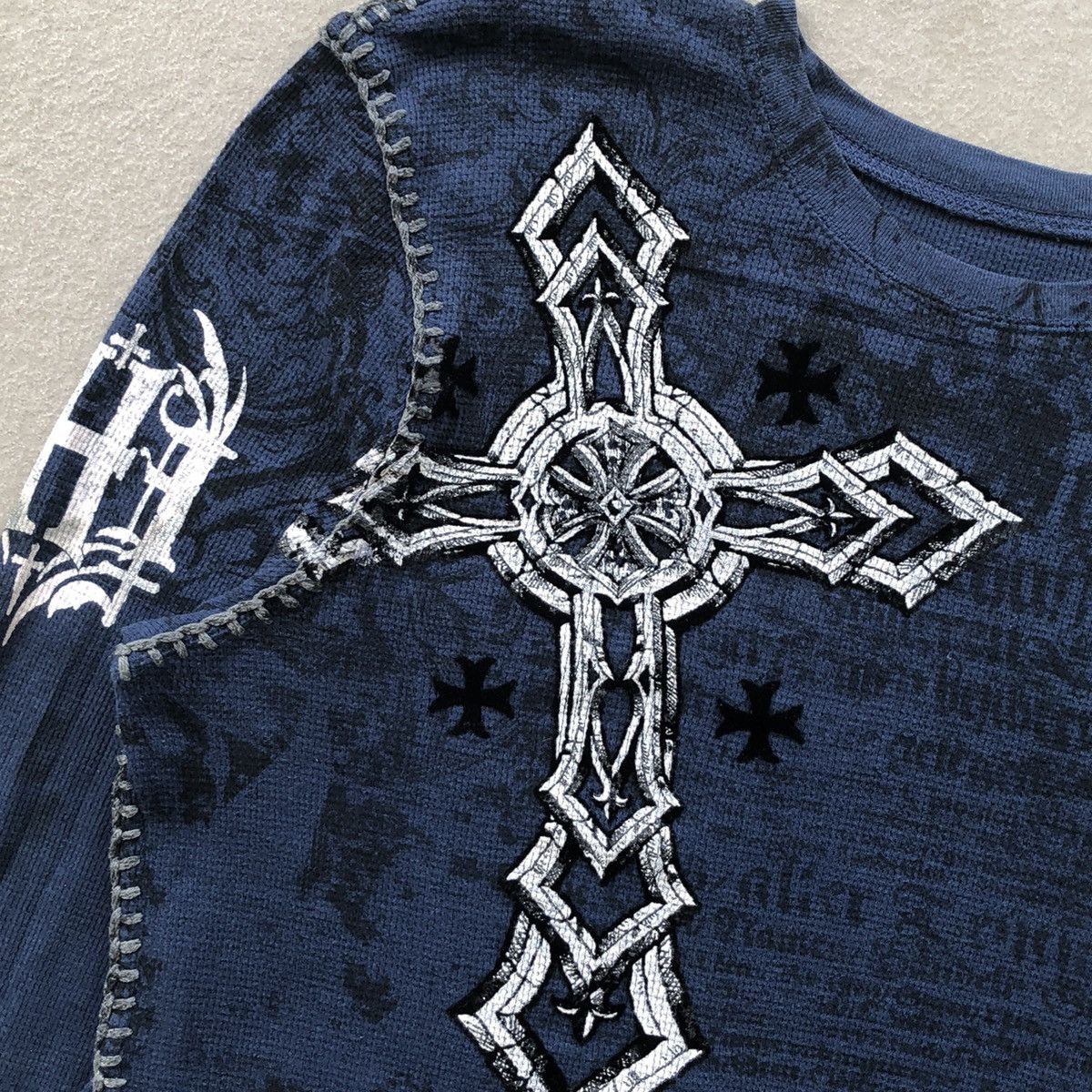 Affliction × Raw State Vtg Raw state redemption cross logo l/s shirt Size US M / EU 48-50 / 2 - 4 Thumbnail