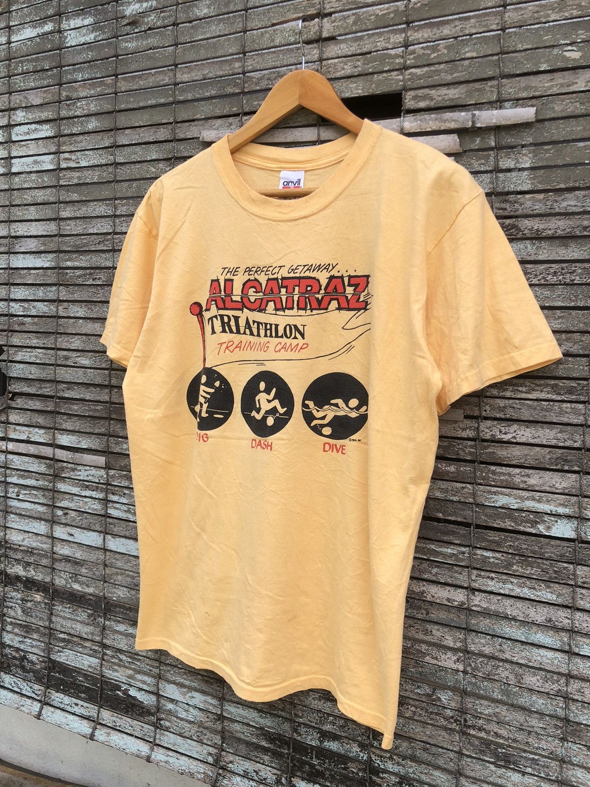 Vintage Vintage 90s The Perfect Gateway Alcatraz Triathlon Camp Tee Size US L / EU 52-54 / 3 - 2 Thumbnail