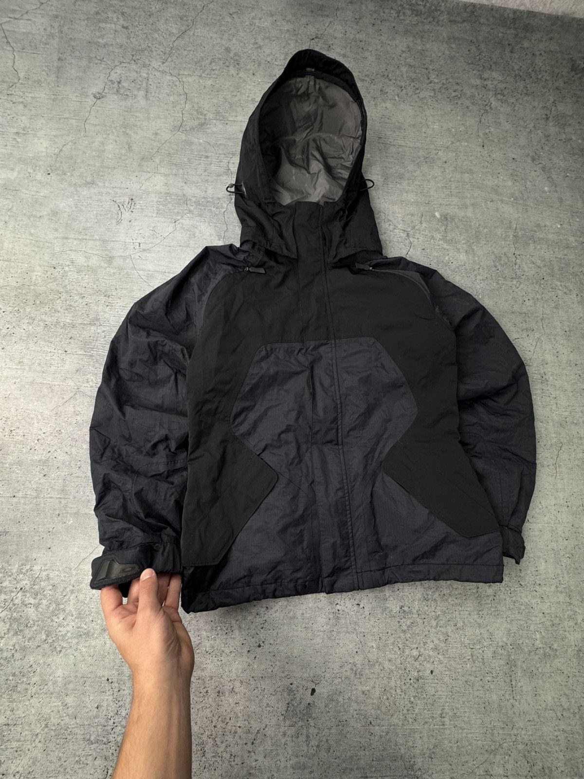 Oakley Vintage 90’s Oakley Y2K Ski Gorpcore Monogram Jacket Size S / US 4 / IT 40 - 2 Thumbnail