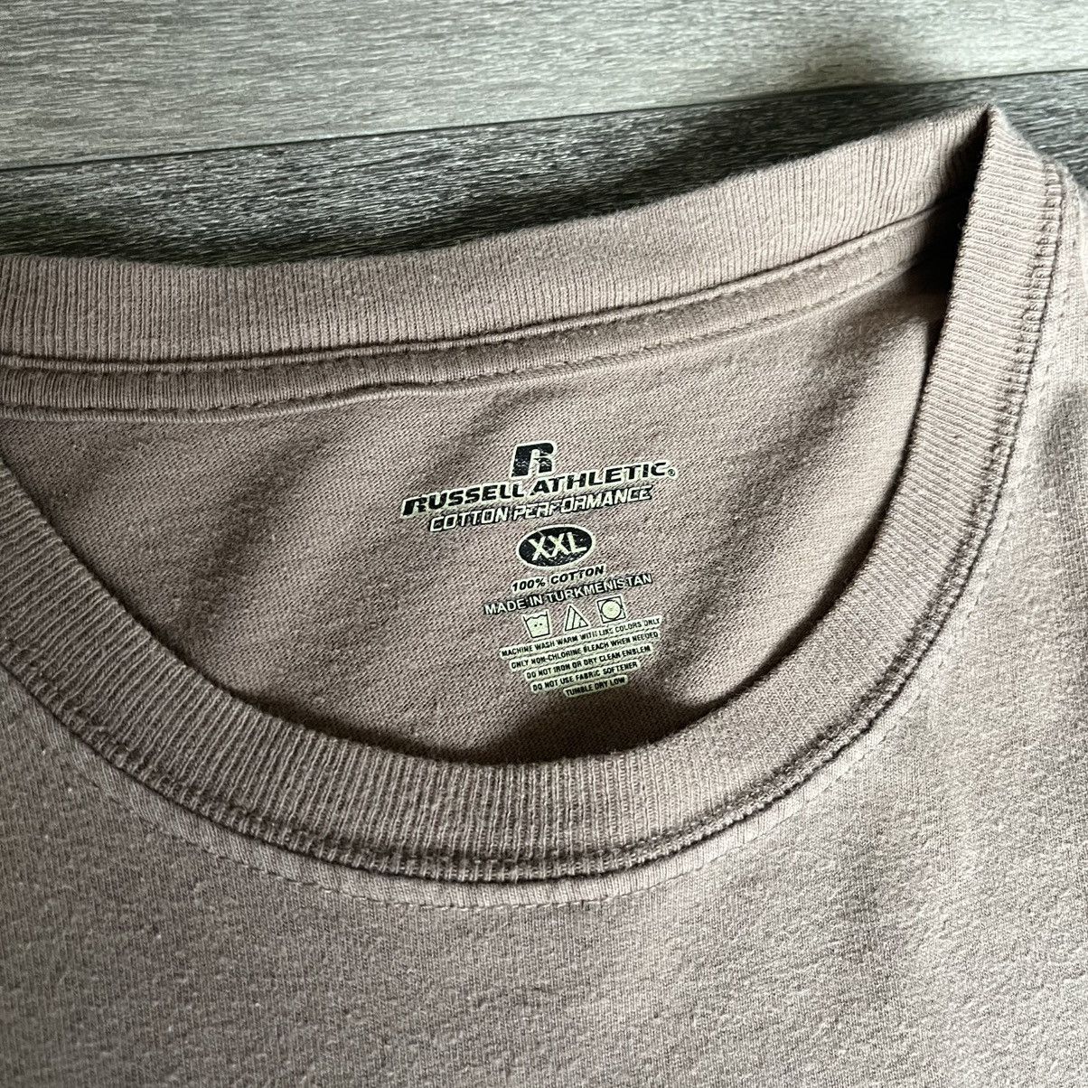 Russell Athletic × Vintage Vintage Y2K Russell Athletic Brown Wash Boxy Baggy Blank Tee Size US XXL / EU 58 / 5 - 5 Thumbnail