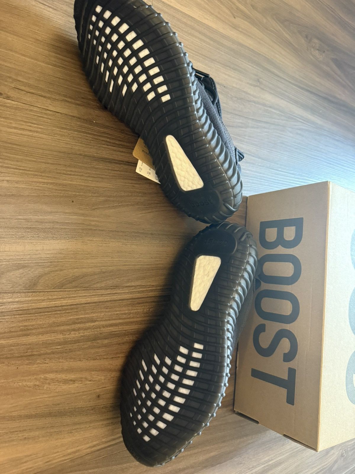 Adidas × Kanye West Adidas Yeezy Boost 350 V2 “Onyx” Black Men’s Size 5.5 Size US 5.5 / EU 38 - 6 Thumbnail