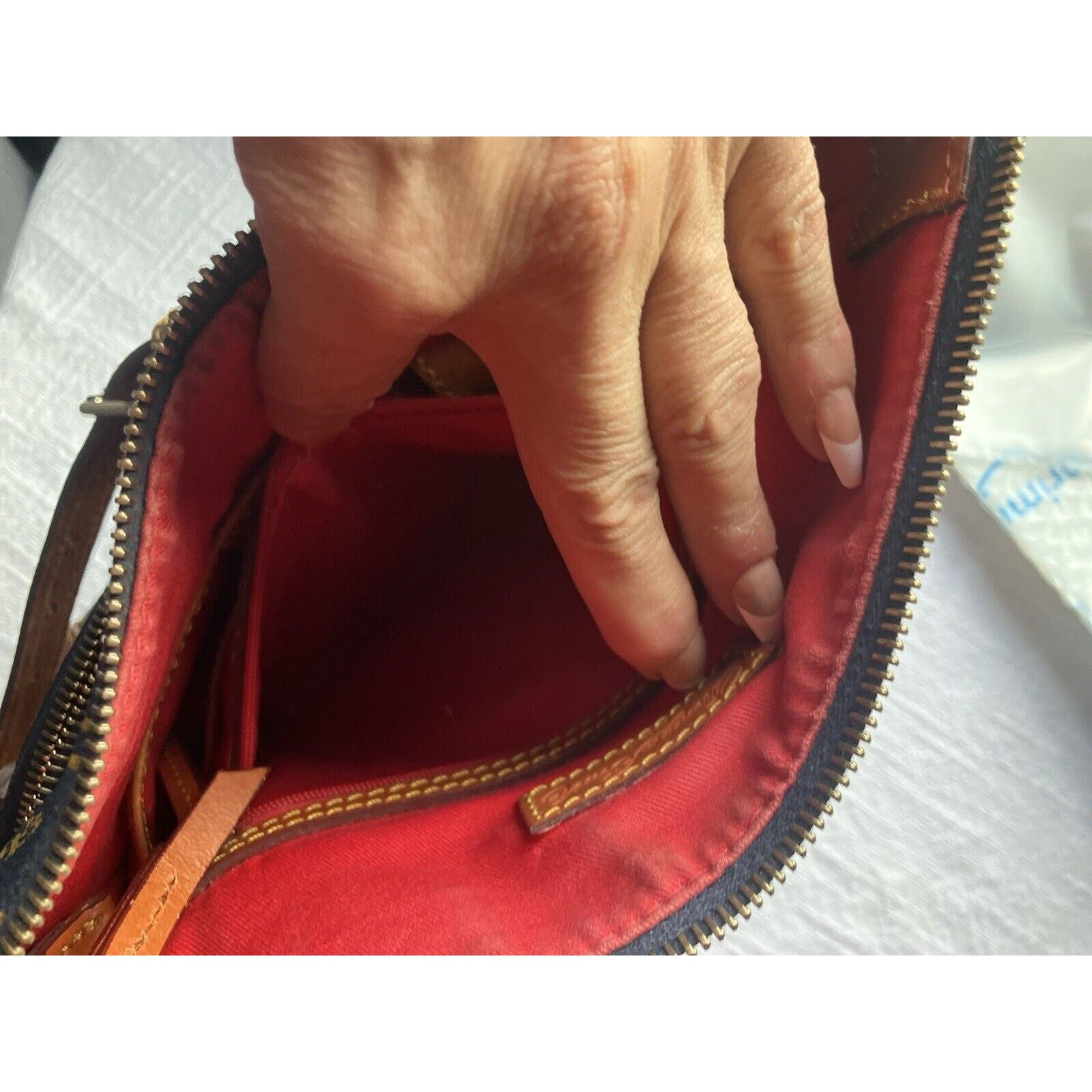 Dooney & Bourke Dooney & Bourke Gretta Hobo Navy Shoulder EUC Classic Size ONE SIZE - 11 Thumbnail