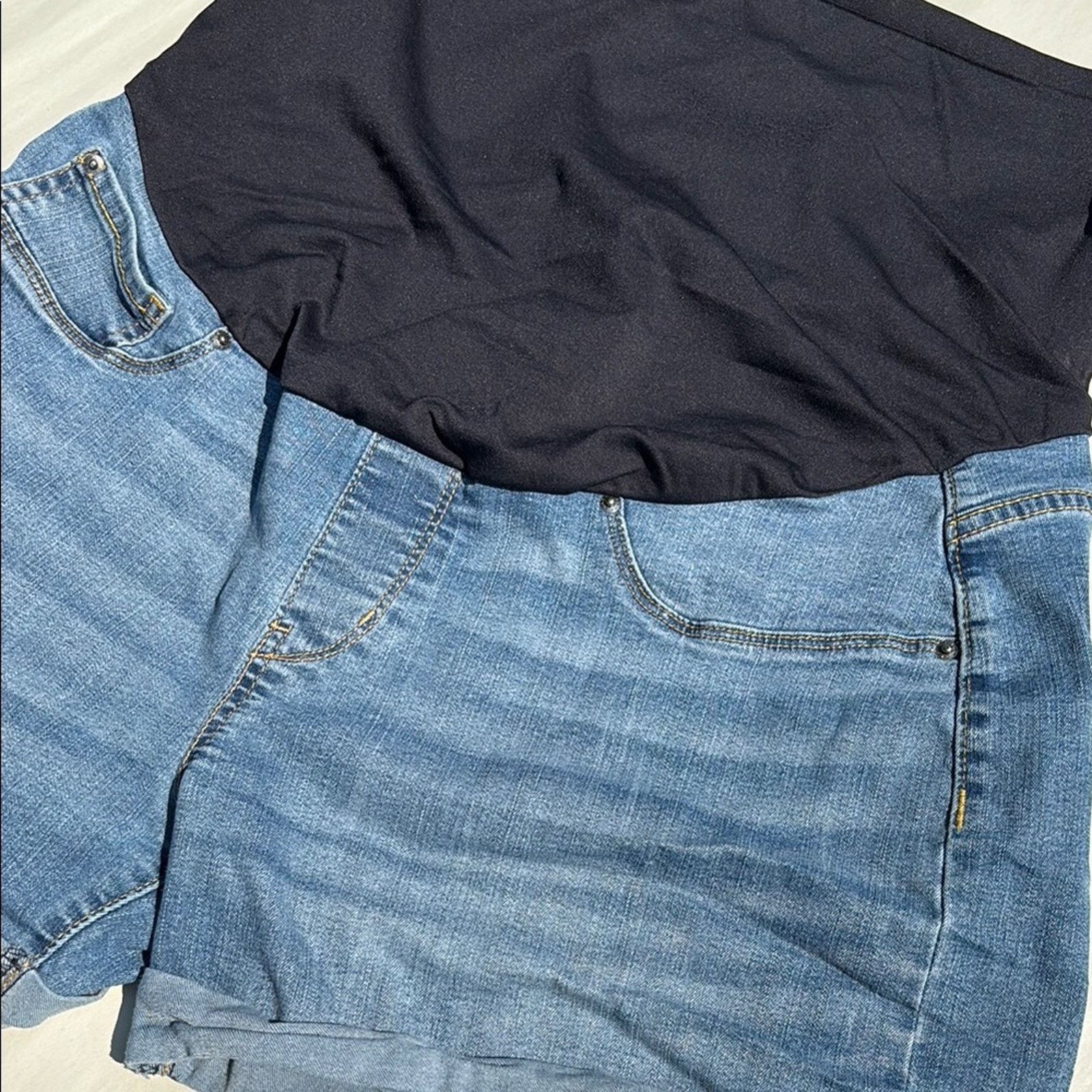 The Unbranded Brand Levi Strauss Maternity Denim Shorts Size XL Size 36" / US 14 / IT 50 - 2 Thumbnail