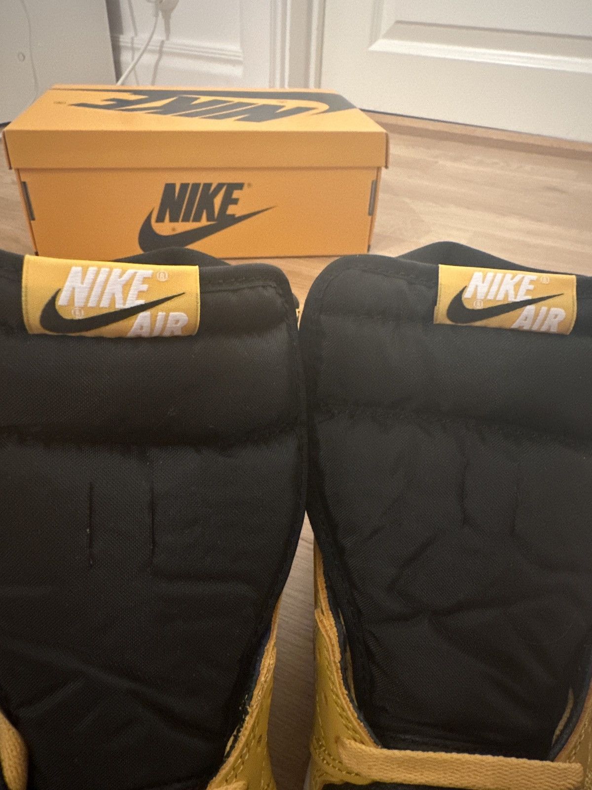 Jordan Brand × Nike Jordan 1 Pollen Size US 7.5 / EU 40-41 - 13 Thumbnail