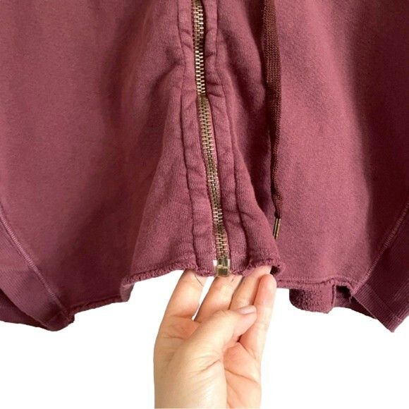 Sundry Sundry Red Peace And Love Cropped Hoodie - M/L 🇺🇸 Size L / US 10 / IT 46 - 6 Thumbnail