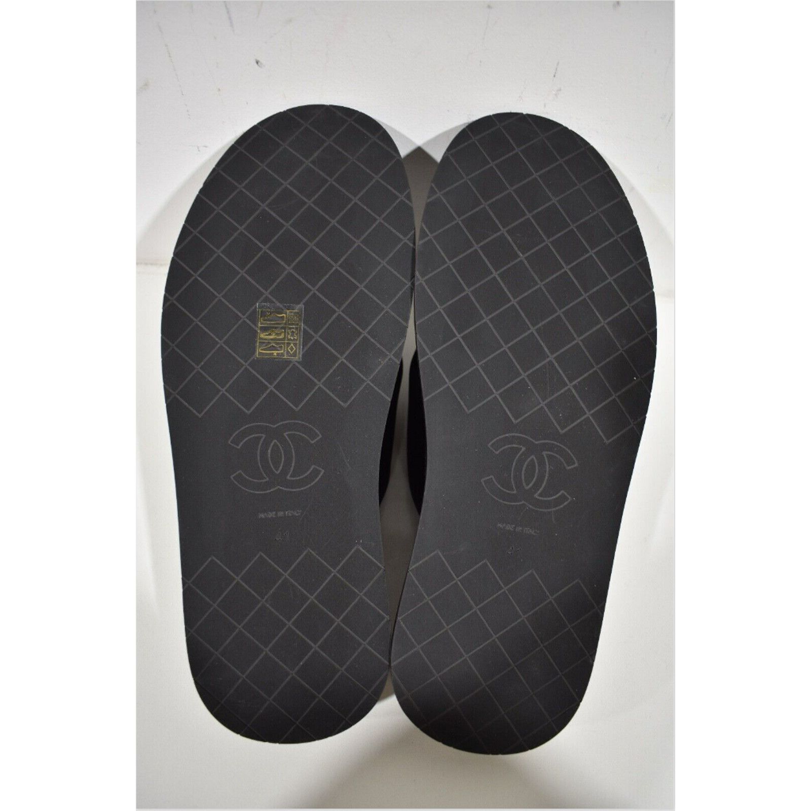 Chanel Chanel REV Black Fabric Criss Cross Puffy CC Logo Slide Size US 11 / IT 41 - 12 Thumbnail