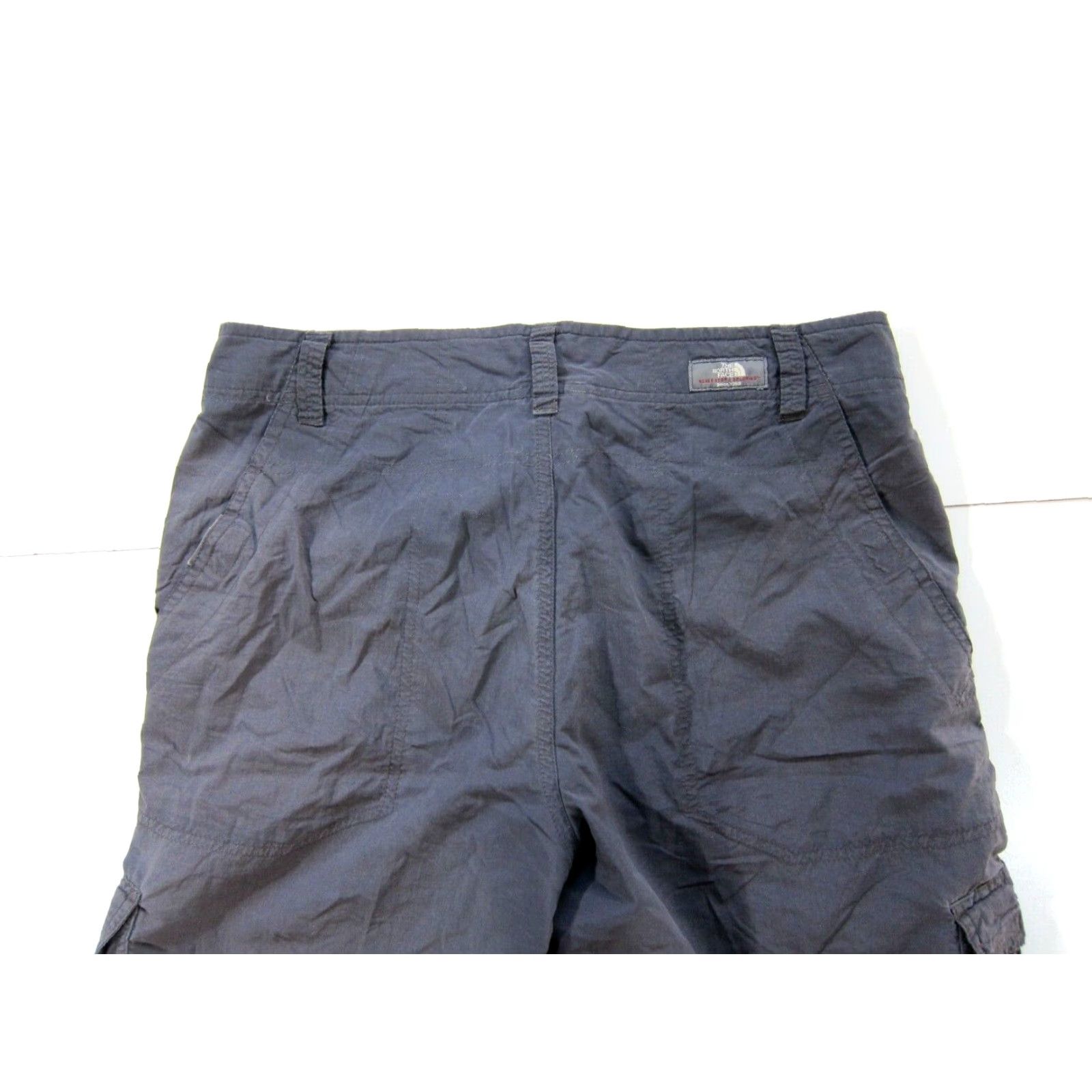 The North Face VINTAGE The North Face 100% Nylon Grey Lightweight Hike Travel Pocket Cargo Short Men 32 Size US 32 / EU 48 - 5 Thumbnail